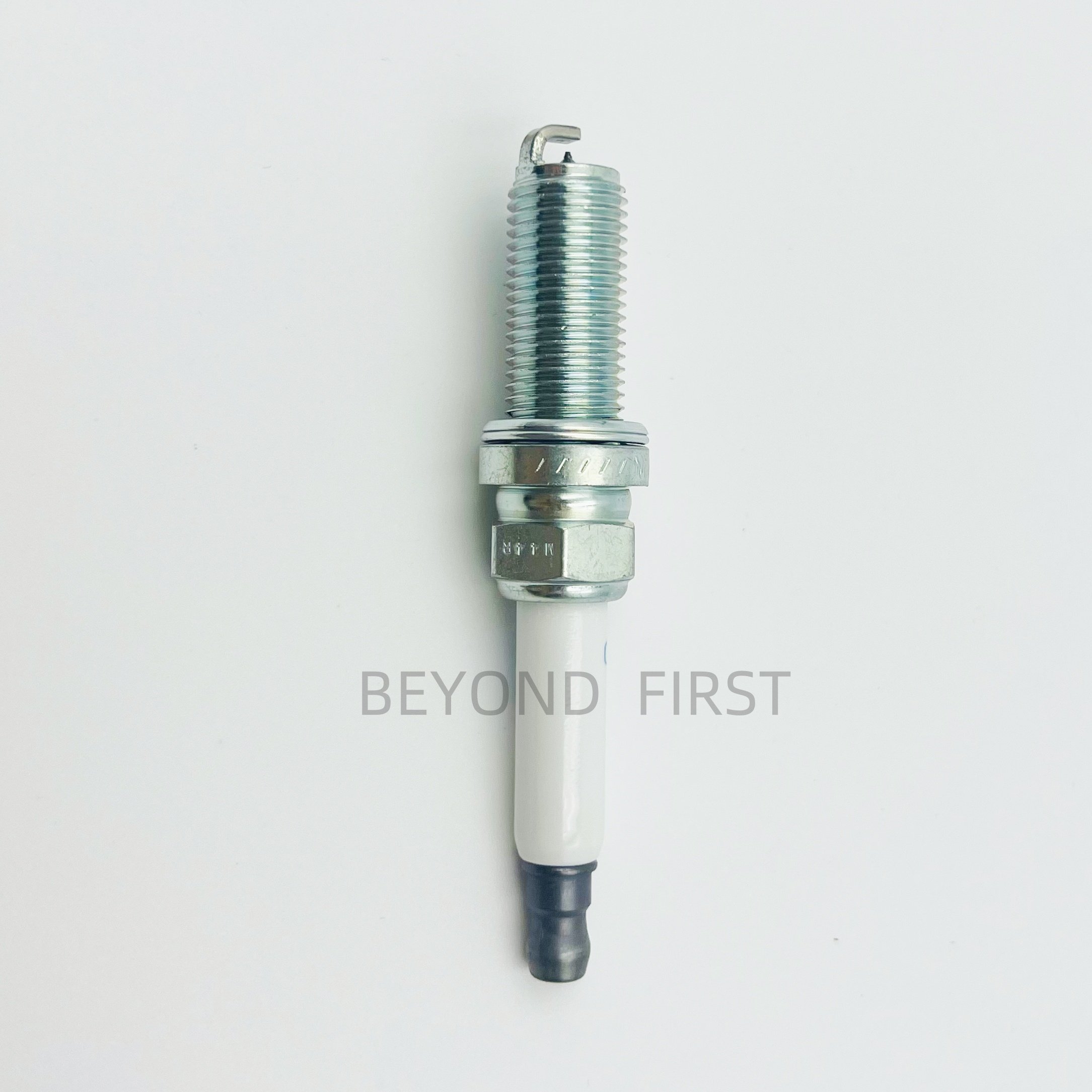 Orginal NGK Spark Plug High Quality Iridium Platinum 94940 ILKAR7C10 A OEM 22401-ED51C V46 for Hyundai/JEEP