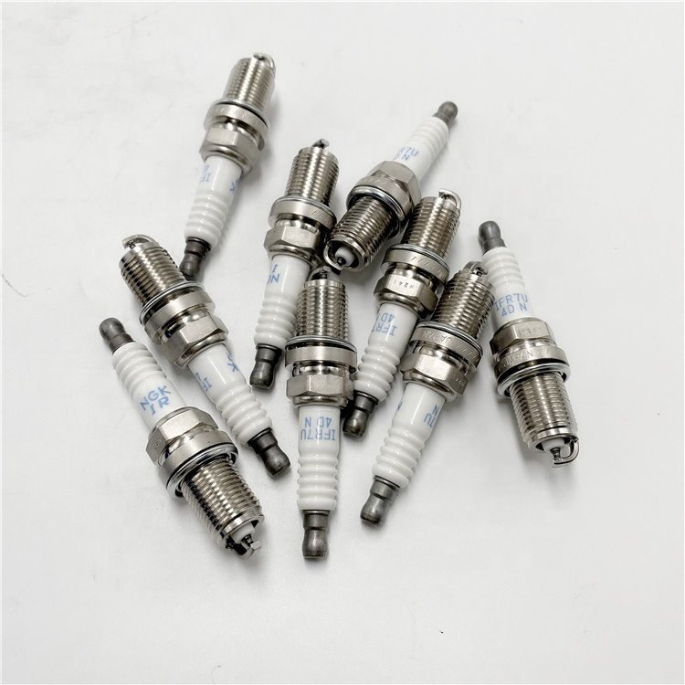 Sinotruk Howo T7H SITRAK C7H MAN natural gas engine spare parts 202V25923-0001 IFR7U_4DN MAM spark plug
