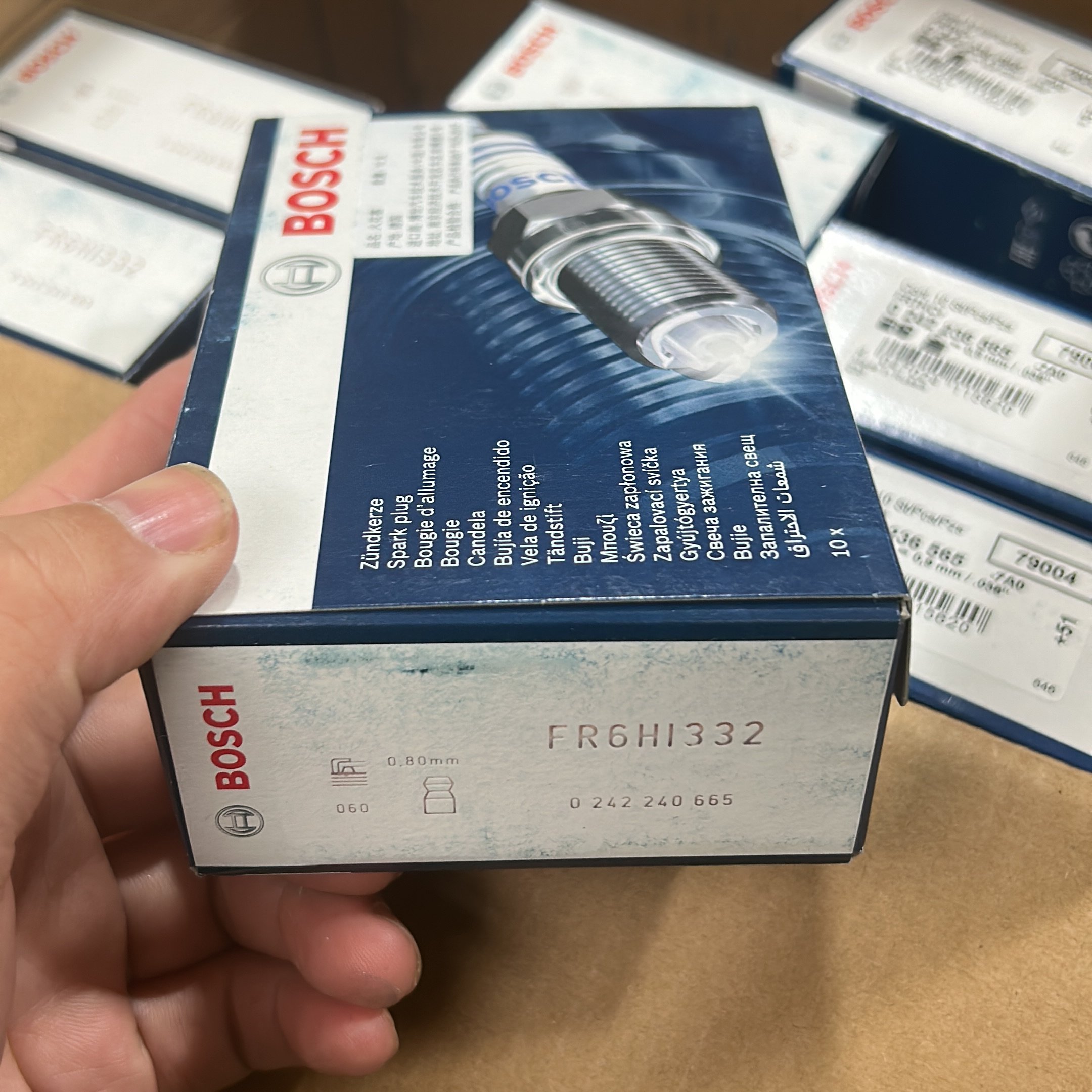 Original Germany Genuine 0242240665 FR6HI332 Iridium Spark Plug Cross use NGK 5758 PZFR6R for VW 1.4T Magotan Golf A1 A3