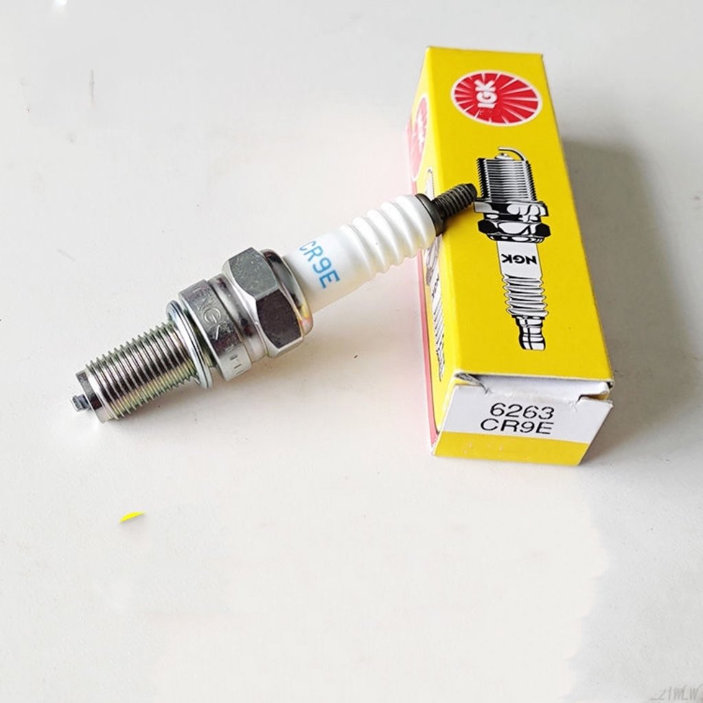Motorcycle spark plug Electric spray Scooter moped D8EA CR9E 70 90 100 110 Flame