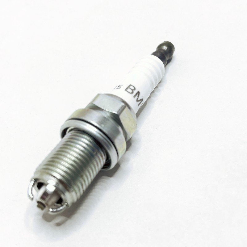 Auto parts manufacturer BR6EQUP 12120037607 auto Platinum spark plugs For BMW E46 320i - 330i Bujia Candles