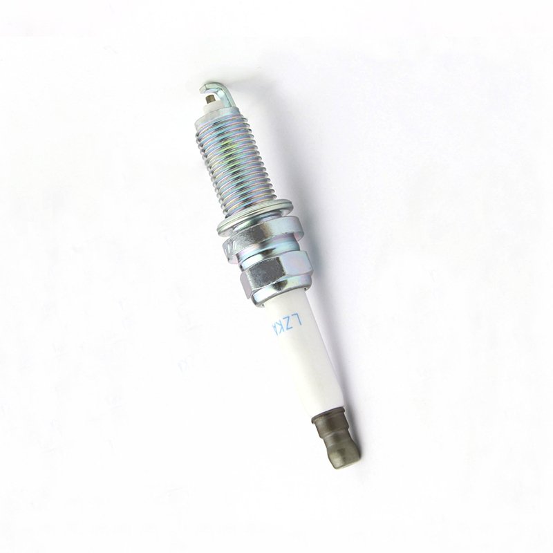 Professional Auto Factory Iridium Spark Plug LZKAR7A 6799 for Engine Use in Cars