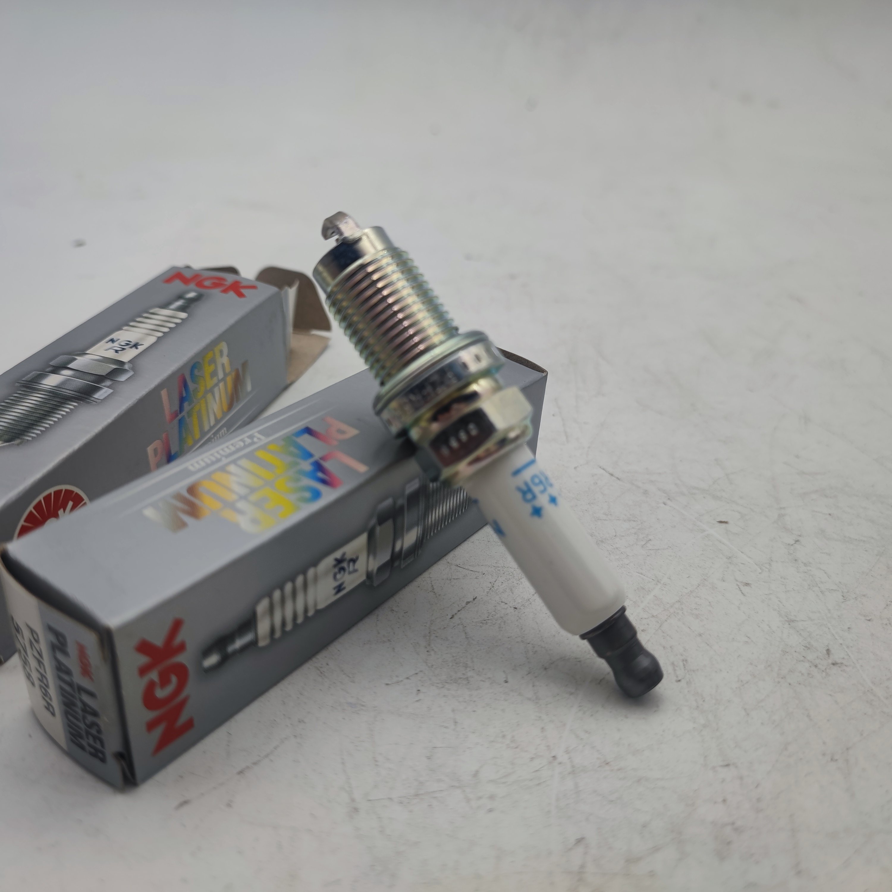 Wholesale Genuine N,GK 5758-PZFR6R Original factory quality spark plug Safe and reliable long life