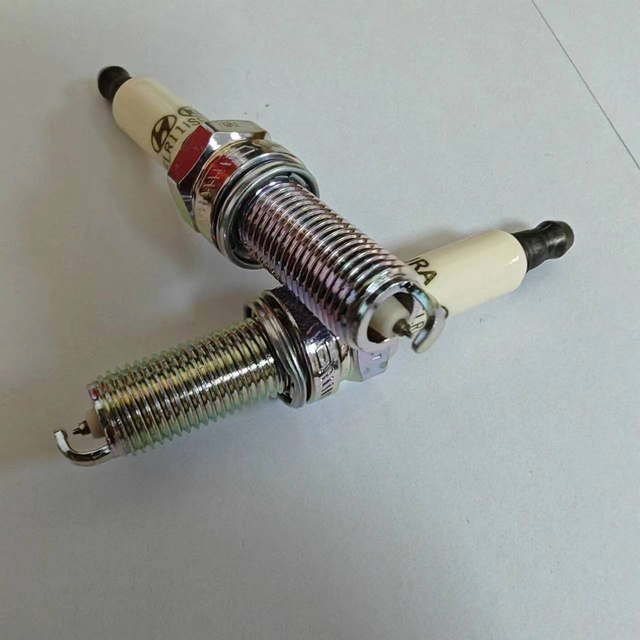 New OEMS 2.0L engine Spark Plug 4p set 1886709095 18867-09095 18867 09095 for modern Elantra 17-20