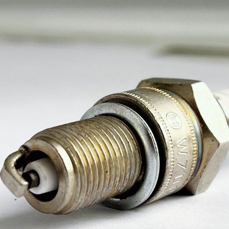 Top selling Auto Parts Spark plug Bujias 90919-01198 MN163236 22401AA530 iridium spark plugs for toyota noah