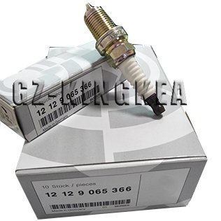 Manufacture make High Quality of Resistor iridium Spark Plug OEM 12120038896 Car engine parts GERMAN CAR