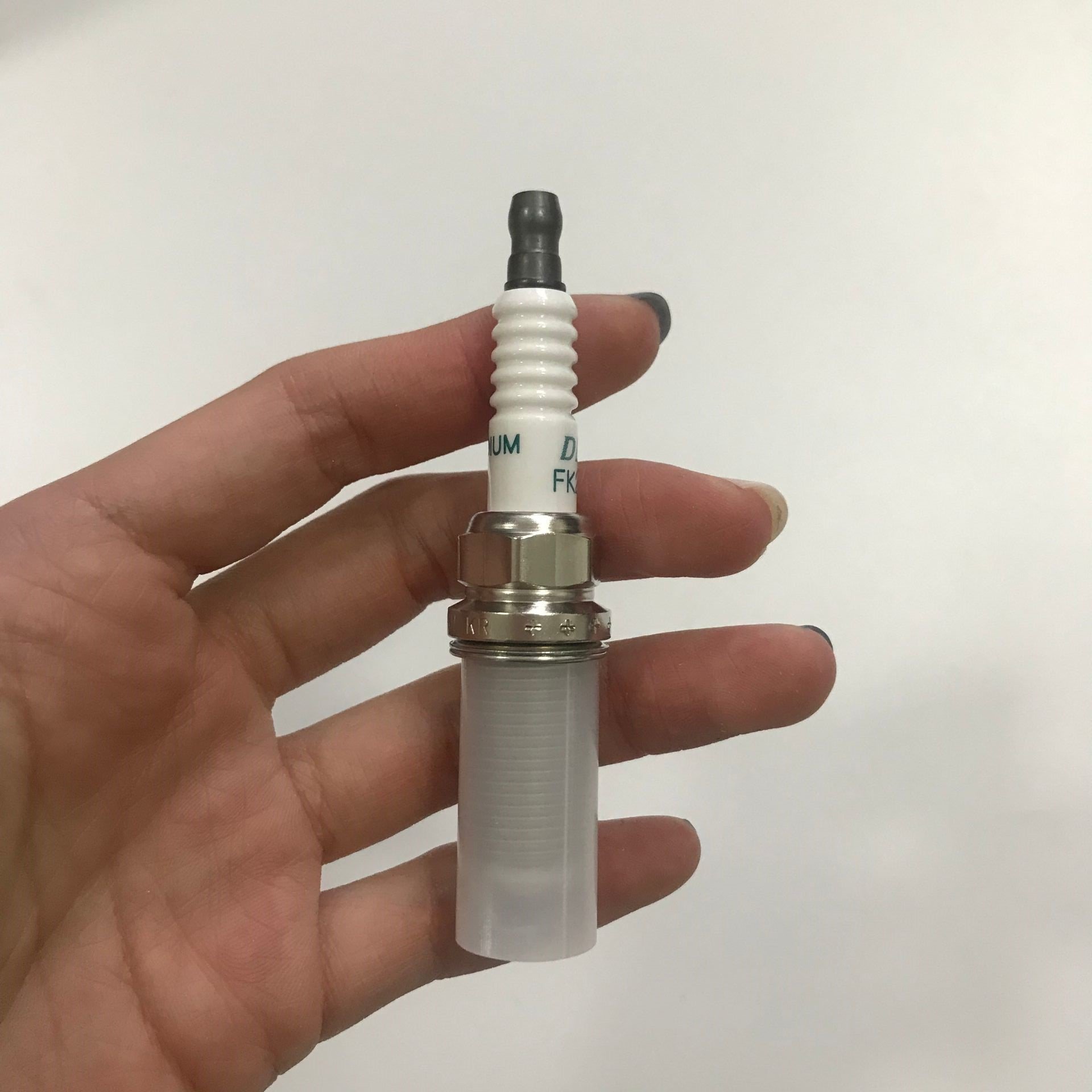 Original spark plugs wholesale FK20HR11 90919-01247 spark plug sale for toyota spark plugs