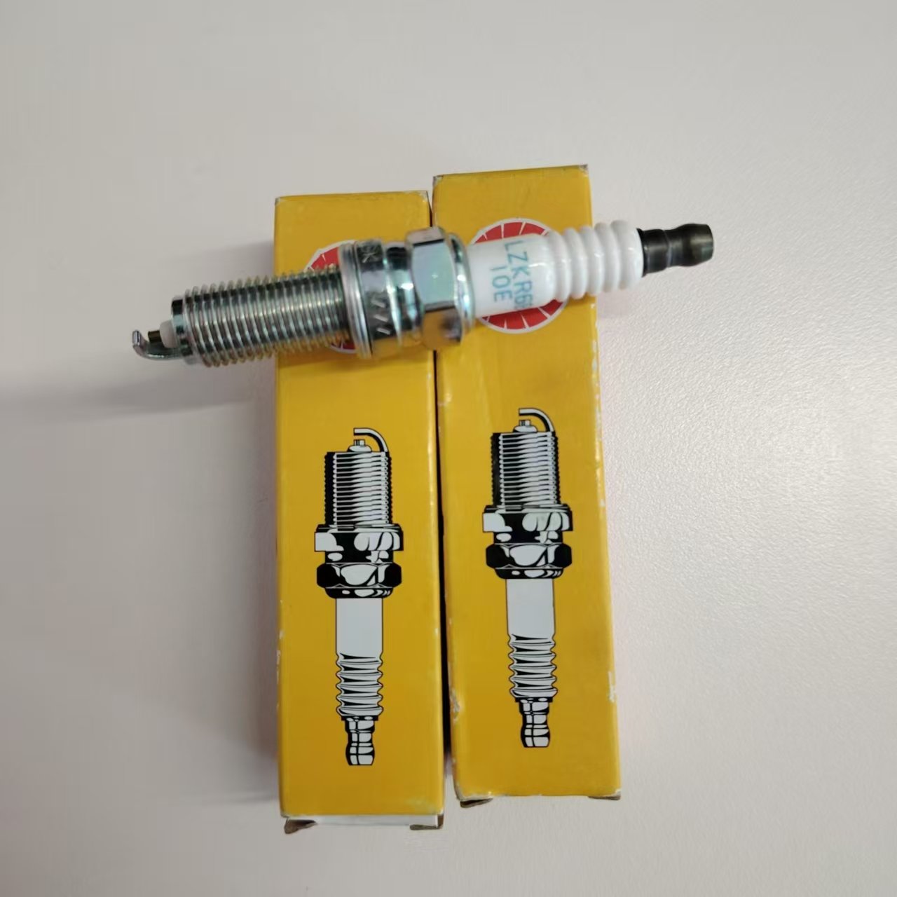 FOR Hyundai Spark Plugs LZKR6B-10E 1578 spark plug higher quality