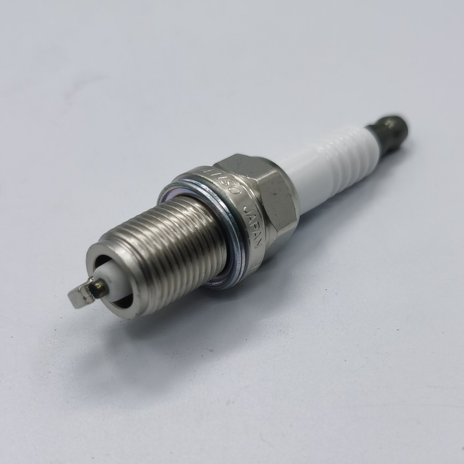 Auto Spark Plug Engine Car Spark Plug for Toyota Yaris Prius Corolla 90919-01164 K16R-U11