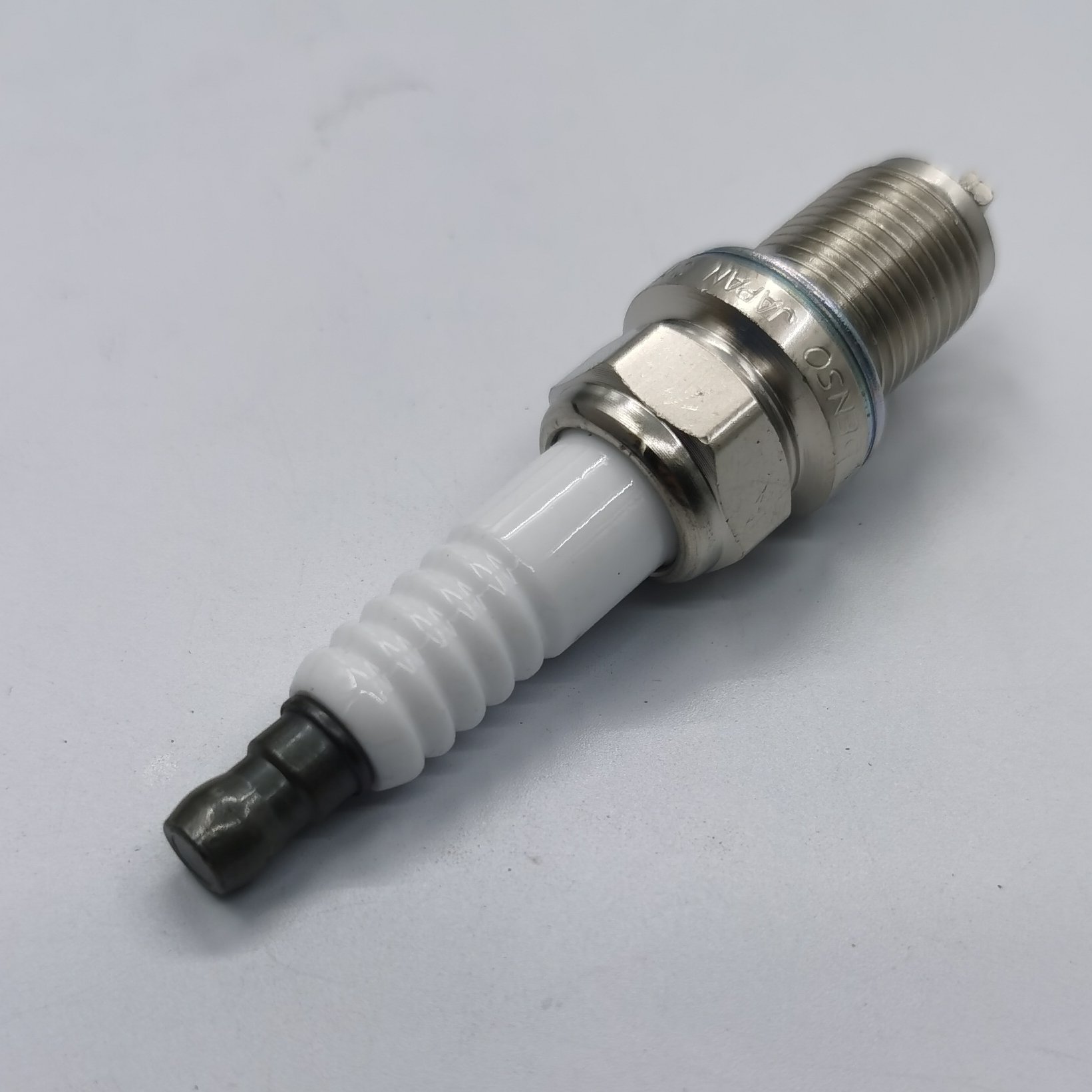 Auto Spark Plug Engine Car Spark Plug for Toyota Yaris Prius Corolla 90919-01164 K16R-U11