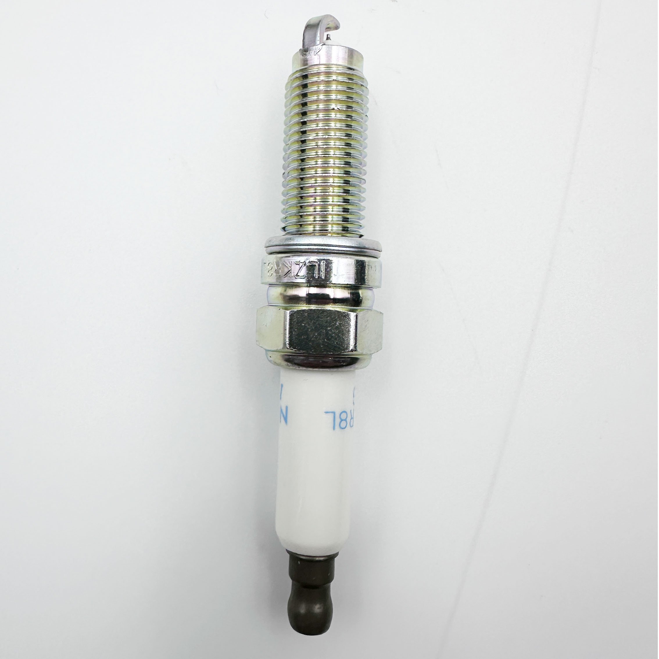 5960F7 596092 5960L0 5960G4 5960E2 12120035933 12120034098 Suitable for Peugeot 4008 5008 Citroen C6 1.6THP EP6 spark plug