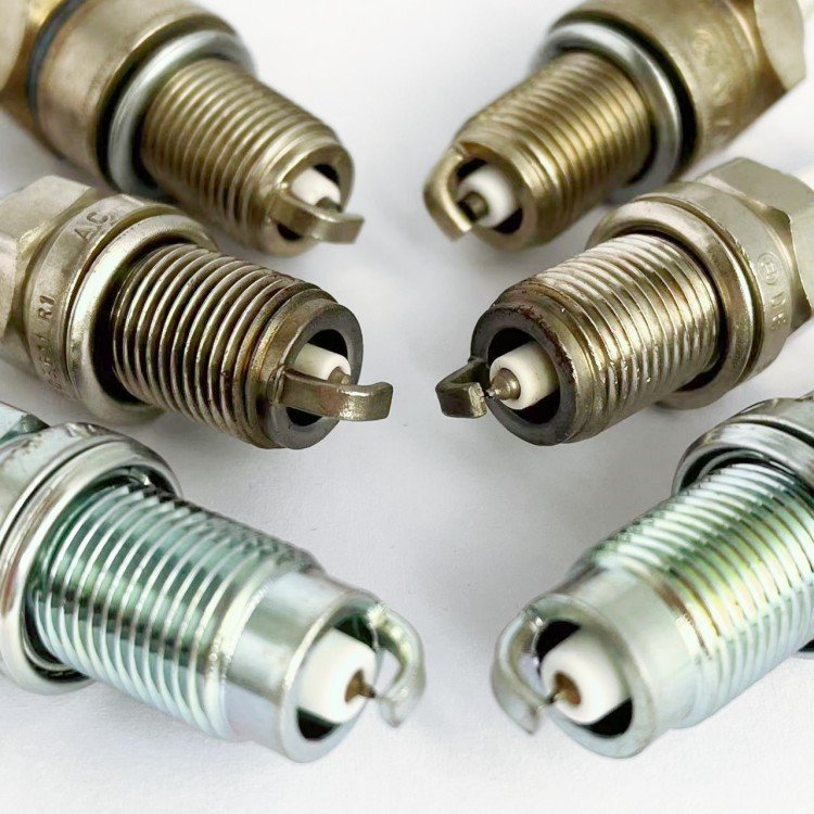 Spark Plugs Bujias LZFR6AP11GS 12120038349 12120037663 Car Engine Part Iridium Spark Plug for bmw