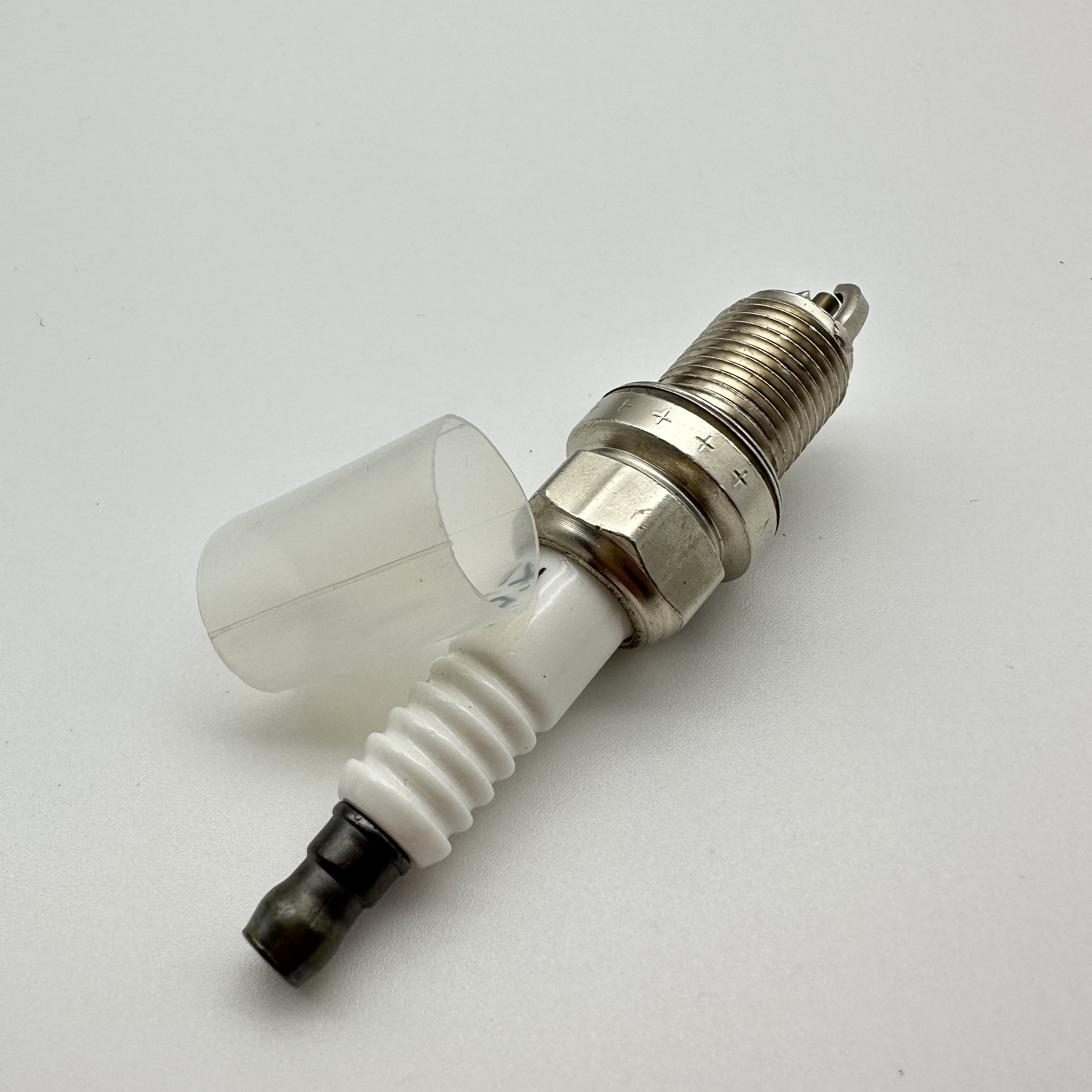 High Quality Hot Sale Iridium Spark Plugs Car Spark Plugs for Toyota K16TR11 90919-01192