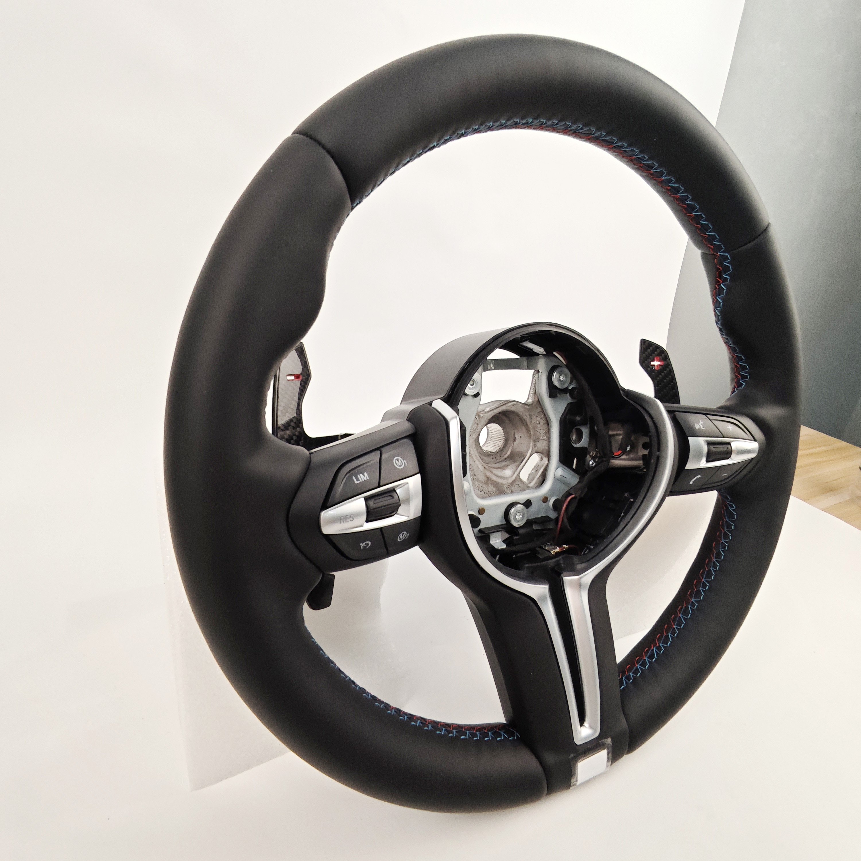 Customized Logo Racing Advanced Leather Steering Wheel for Bmw F10 3 series M3 E90 E92 E93
