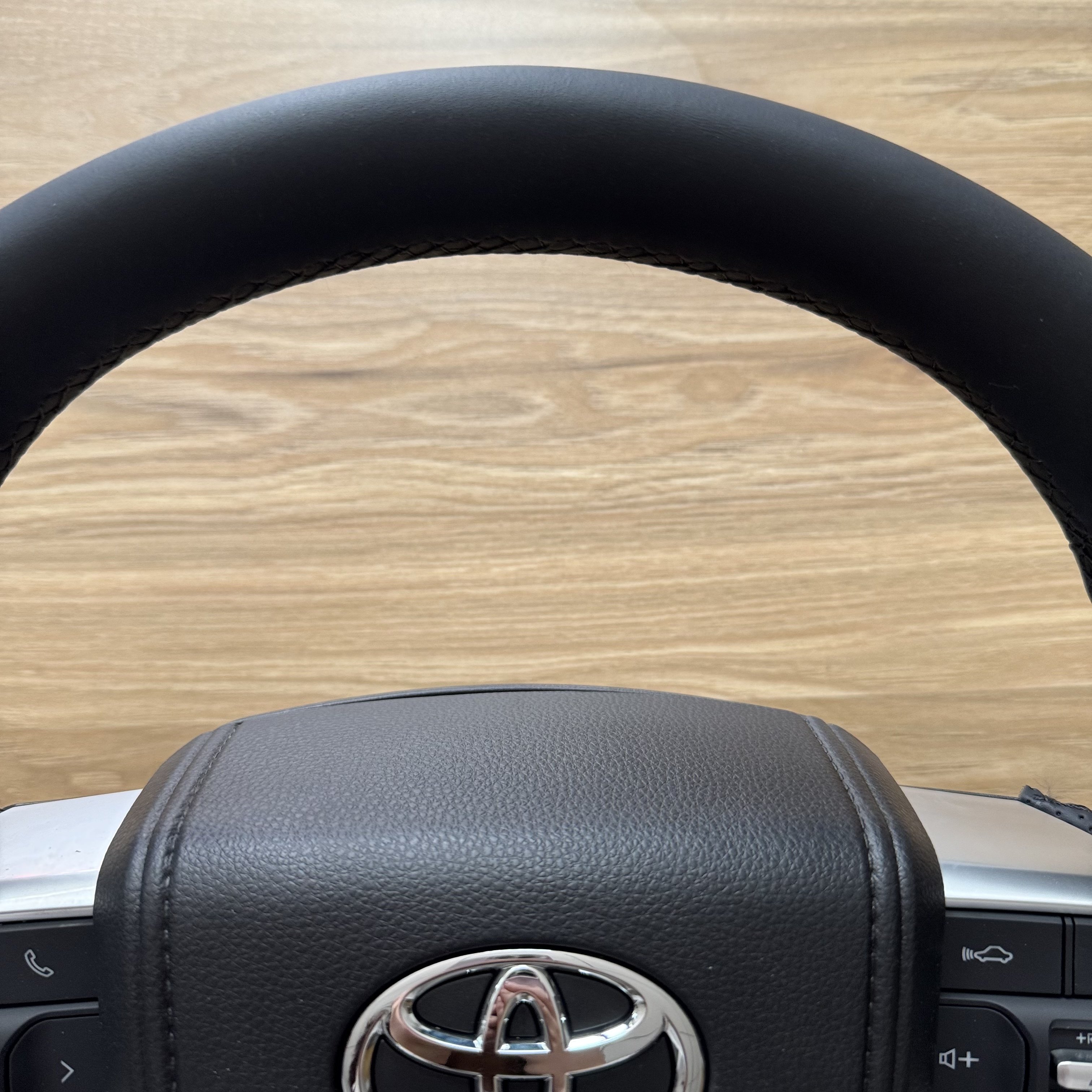 Upgrade LC300 GR Style Steering wheel For TOYOTA LAND CRUISER200 LC200 ALPHARD20 Vellfire 30 Carbon Fiber Wheel
