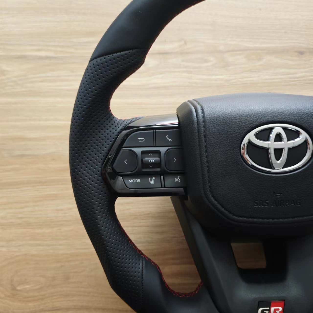 Upgrade LC300 GR Style Steering wheel For TOYOTA LAND CRUISER200 LC200 ALPHARD20 Vellfire 30 Carbon Fiber Wheel