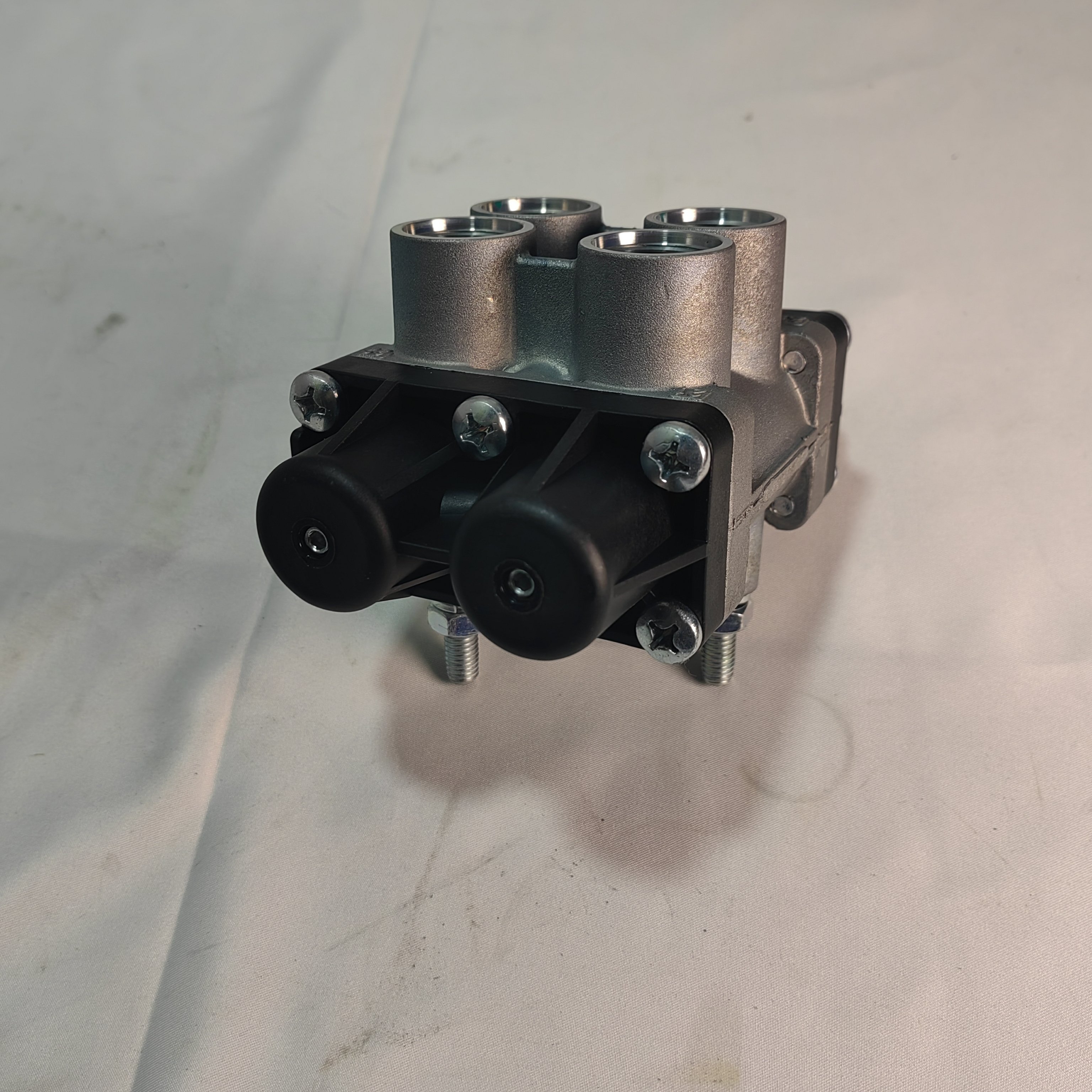 SHACMAN Air Handling Unit Four-circuit protection Valve DZ96189360005