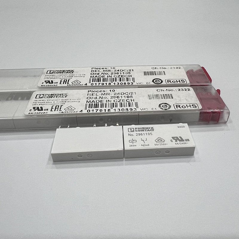Germany Phoenix NO.2961105 /REL-MR-24DC Relay New and Original in Stock