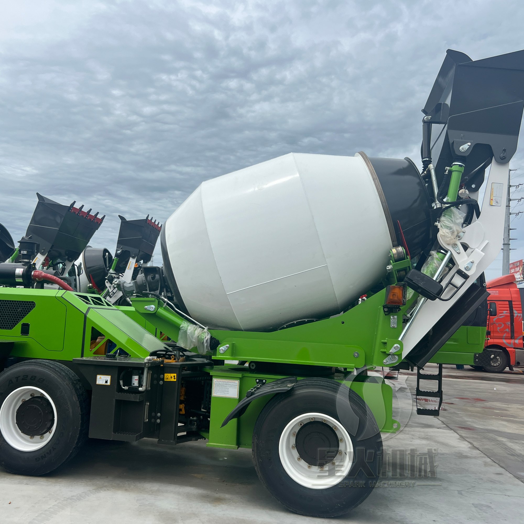 Auto Mixer Self Loader Concrete Mixer Machine for Exporting Mobile 1.2 Capacity Small Self Loading Mixer Truck for Concrete