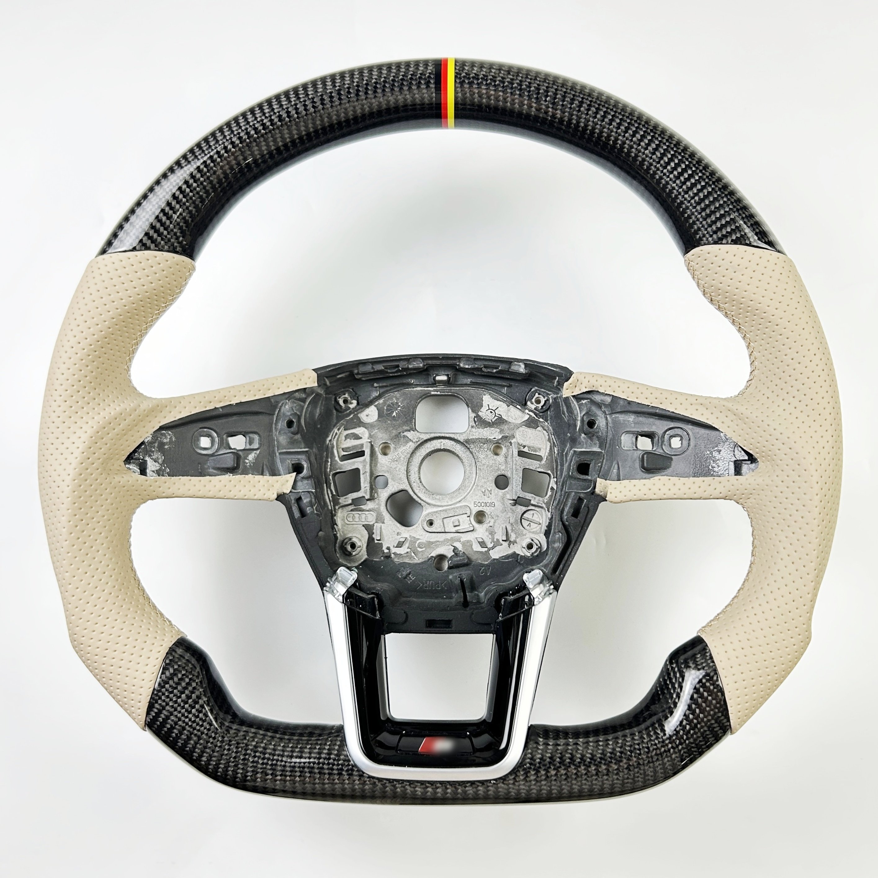 Tbest-selling high-quality car steering wheel is Audi A3 A4 A5 Q5 Q7 Carbon fiber steering wheel suitable for upgrading