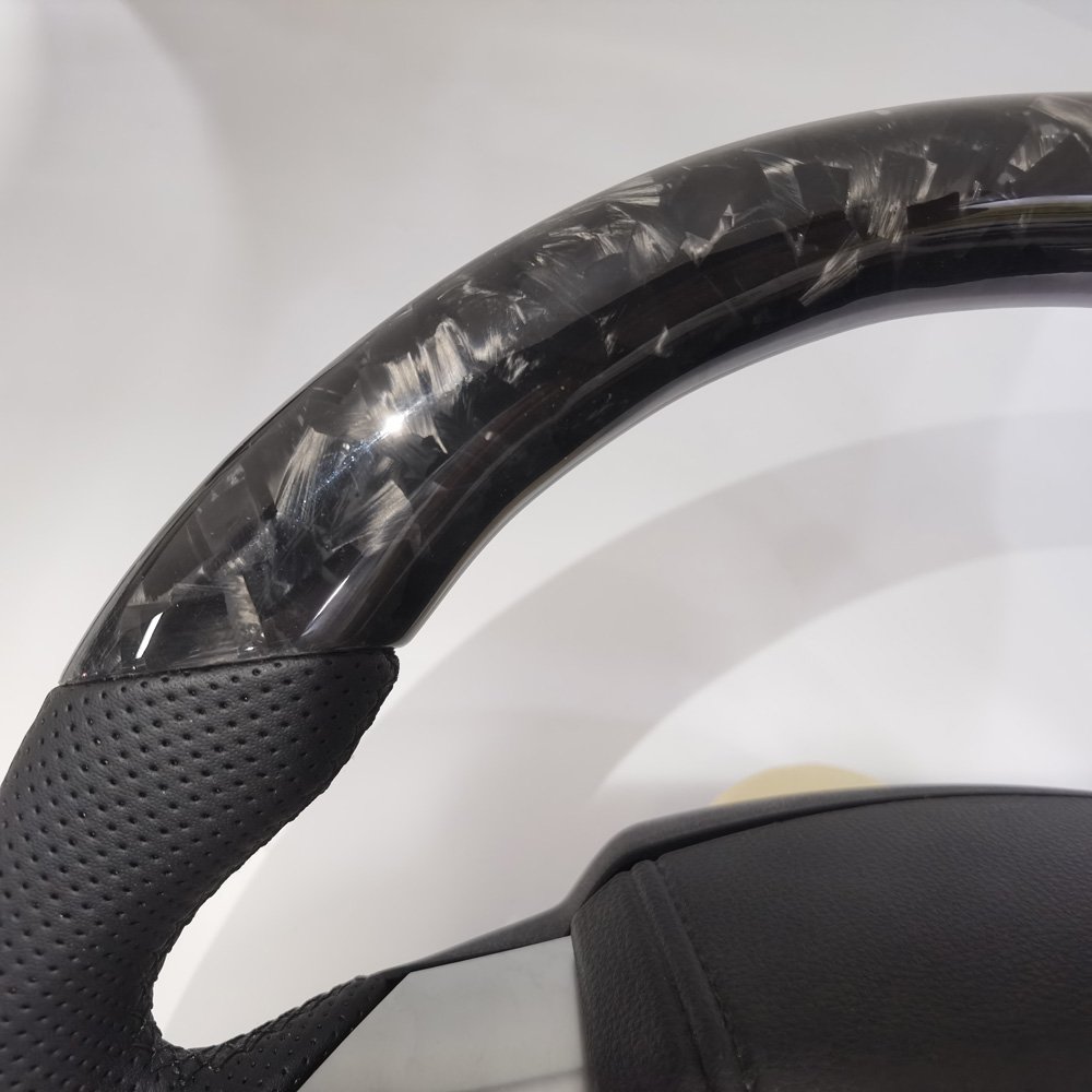 Upgrade300 GR Style Carbon fiber Steering wheel For Toyota LAND CRUISER LC79 LC76 LC70 Black Forged carbon fiber steering wheel