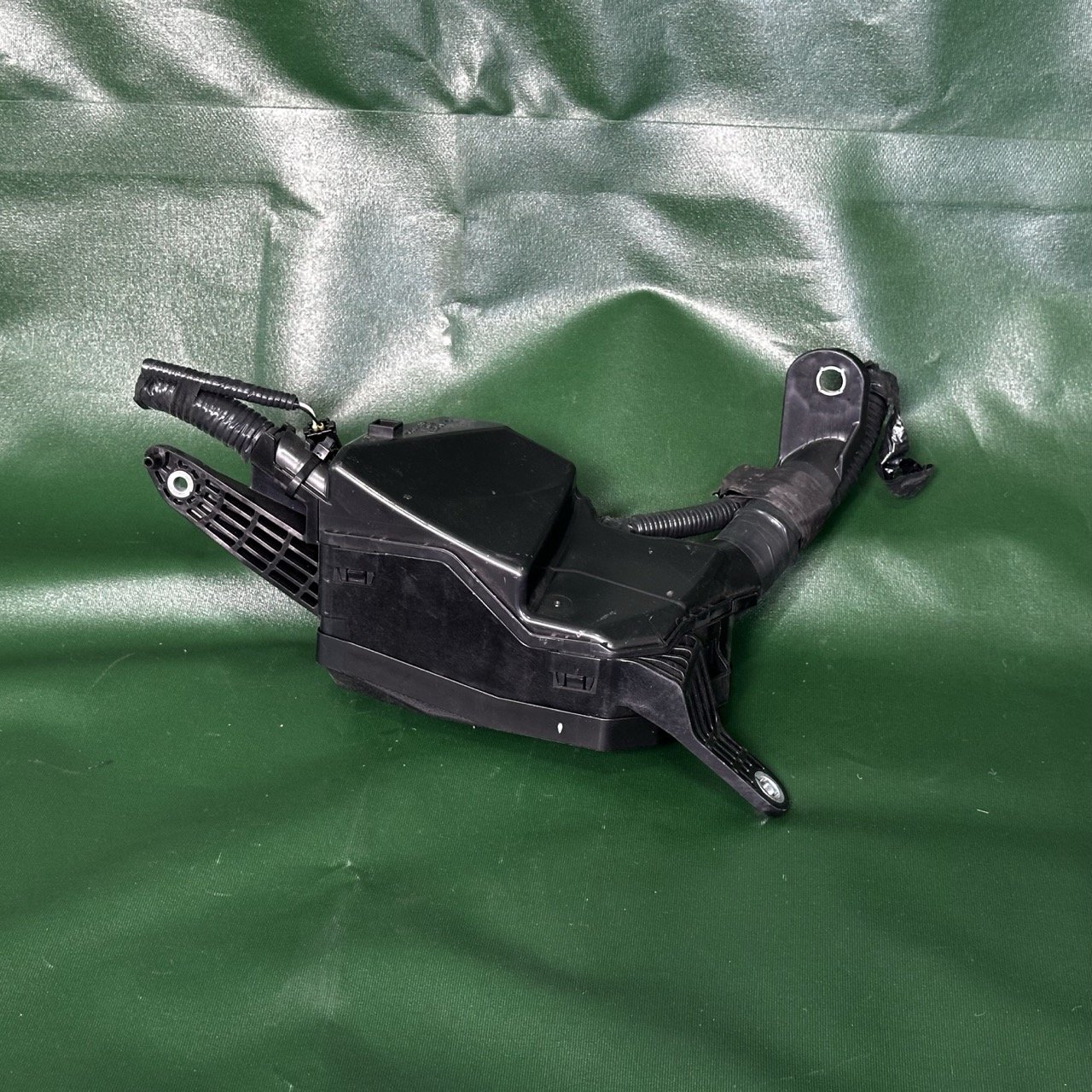 82742-33050 82663-33220 82662-06A10 82662-06780 Insurance relay box FOR TOYOTA CAMRY