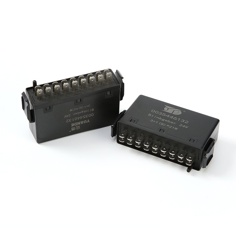High Quality 0035445032 0035443032 0035443732 0035444332 0035446132 Flasher Relay