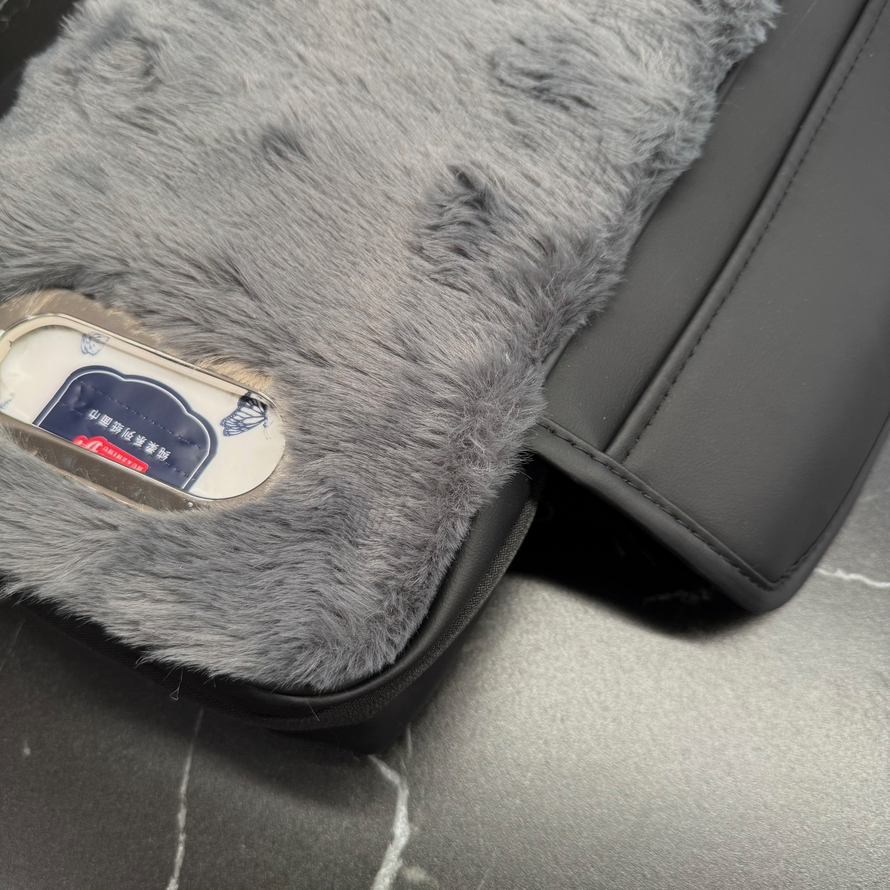 Upgrade Car Interior with Elegant NAPA Leather Fur Armrest Cushion Armrest Box with Tissues Auto Center Console Car Accessorizes