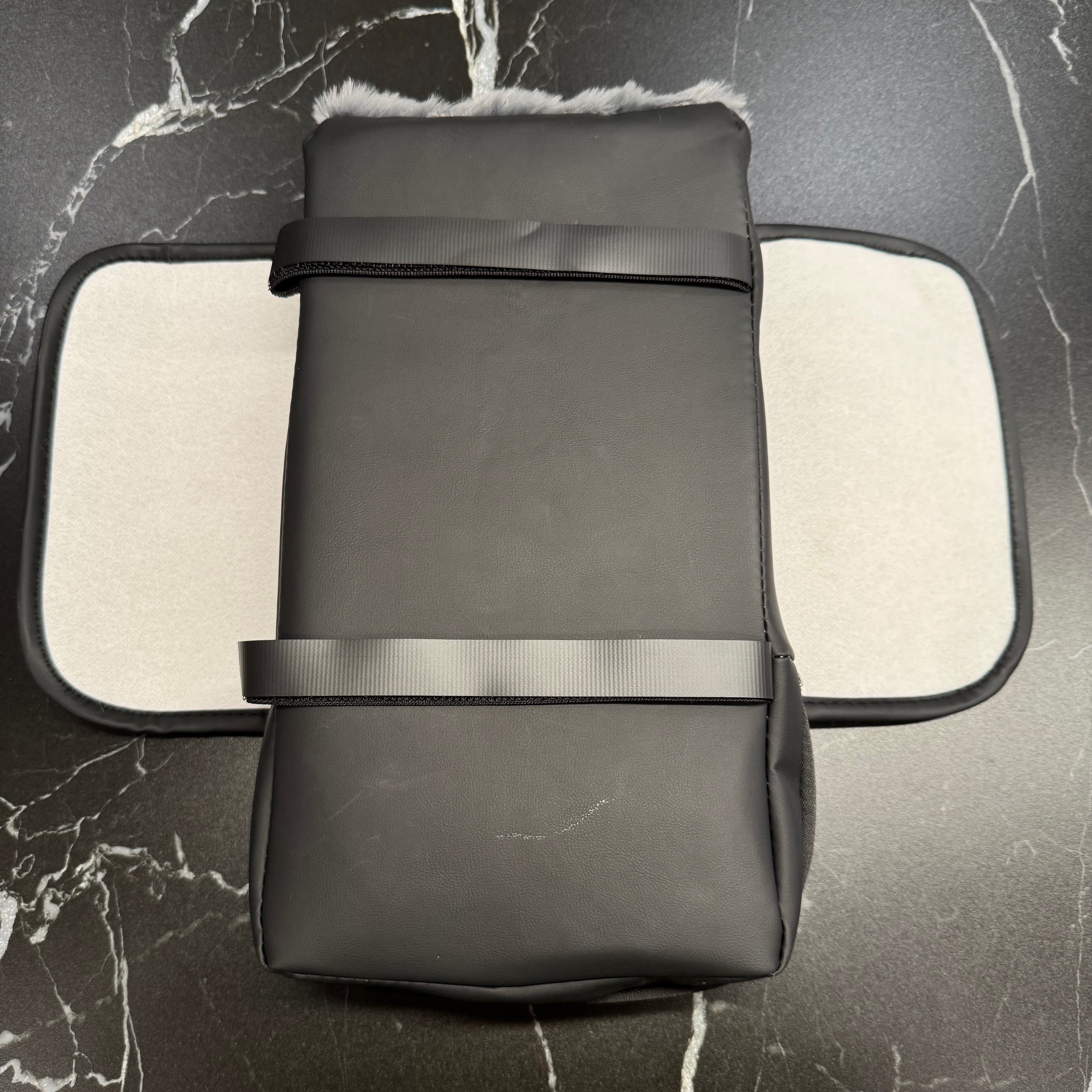 Upgrade Car Interior with Elegant NAPA Leather Fur Armrest Cushion Armrest Box with Tissues Auto Center Console Car Accessorizes
