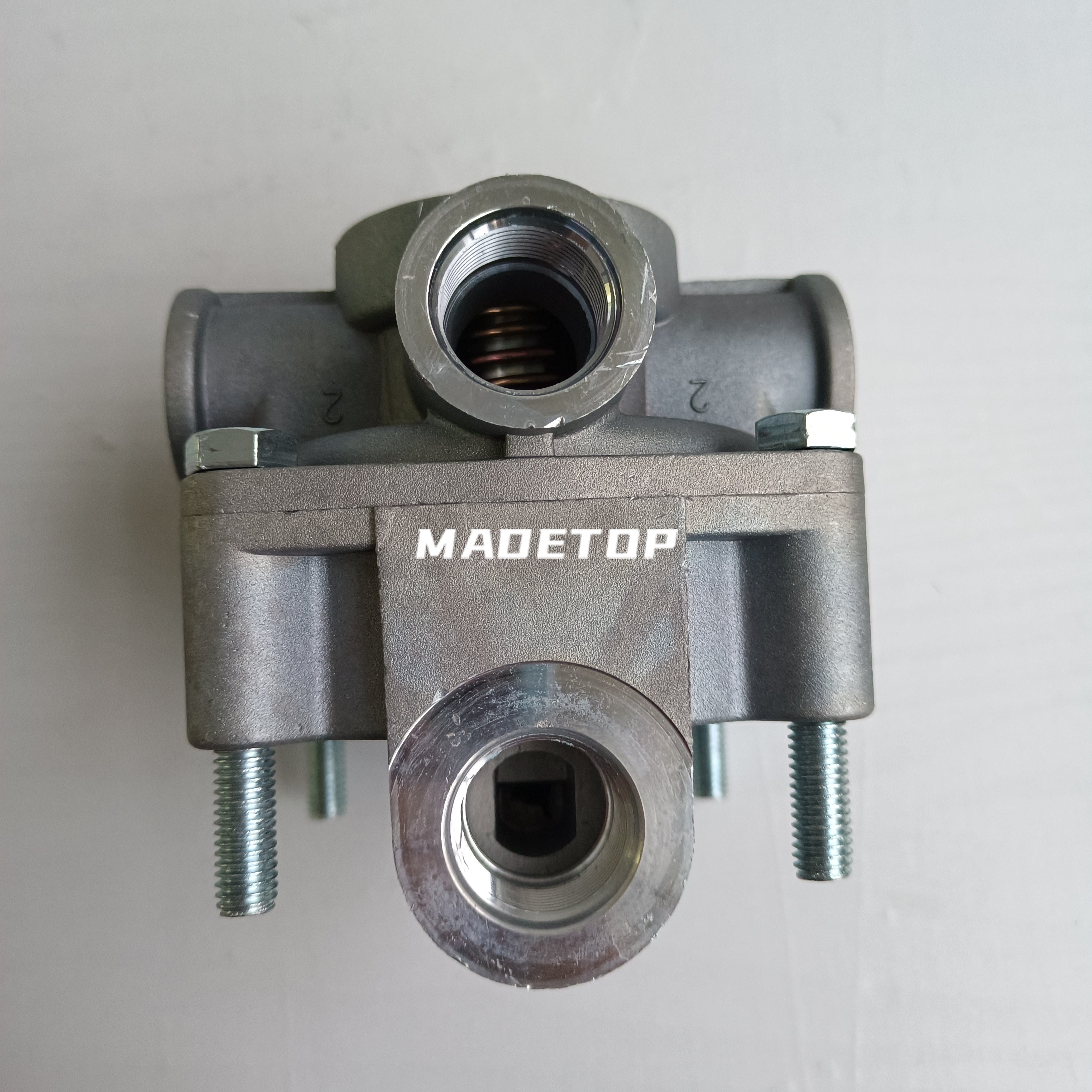 Zhuji Factory Wholesale Truck Parts Air Brake System Africa Asia 9730010100 Relay Valve MB 0004296544 Spare Parts 0014293044