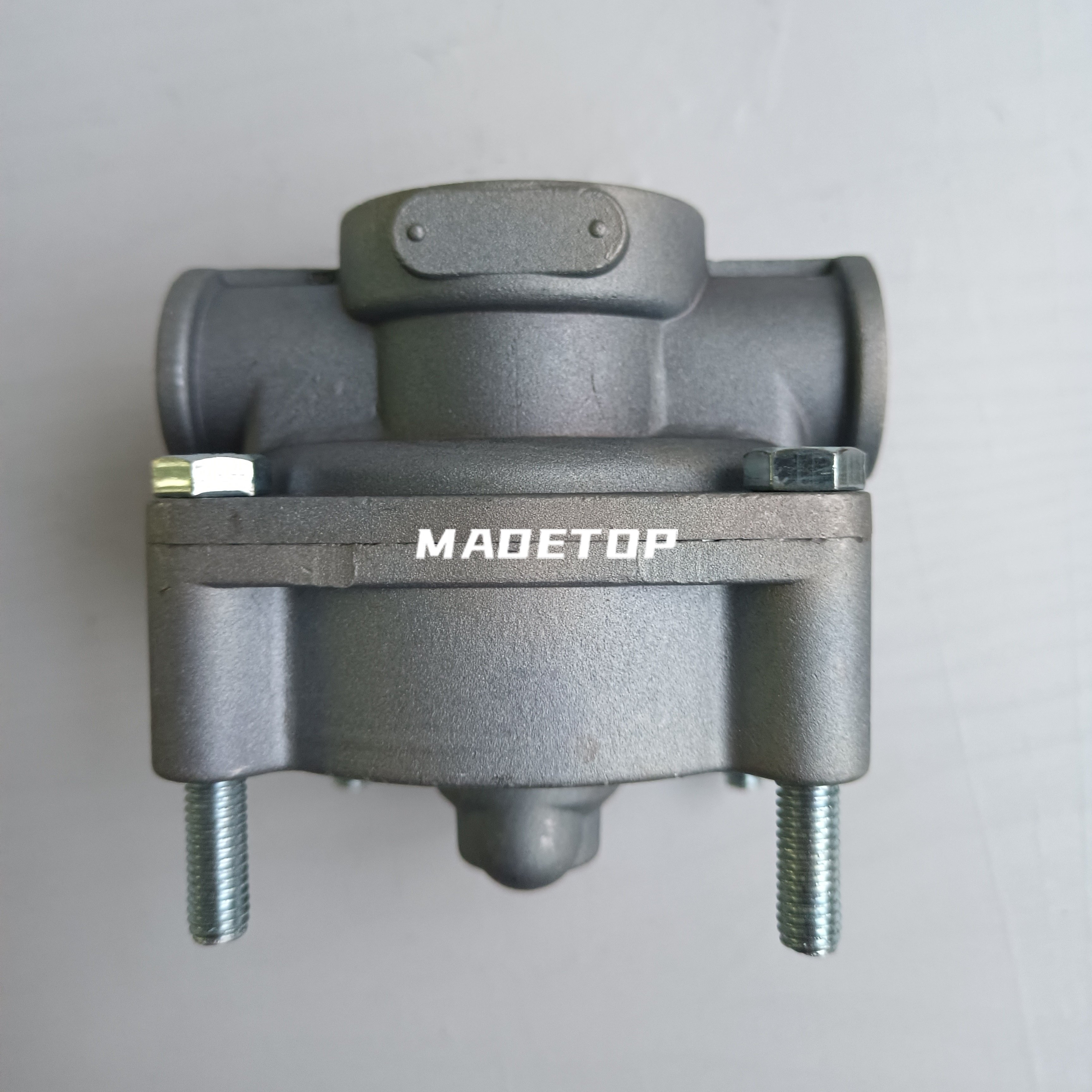 Zhuji Factory Wholesale Truck Parts Air Brake System Africa Asia 9730010100 Relay Valve MB 0004296544 Spare Parts 0014293044