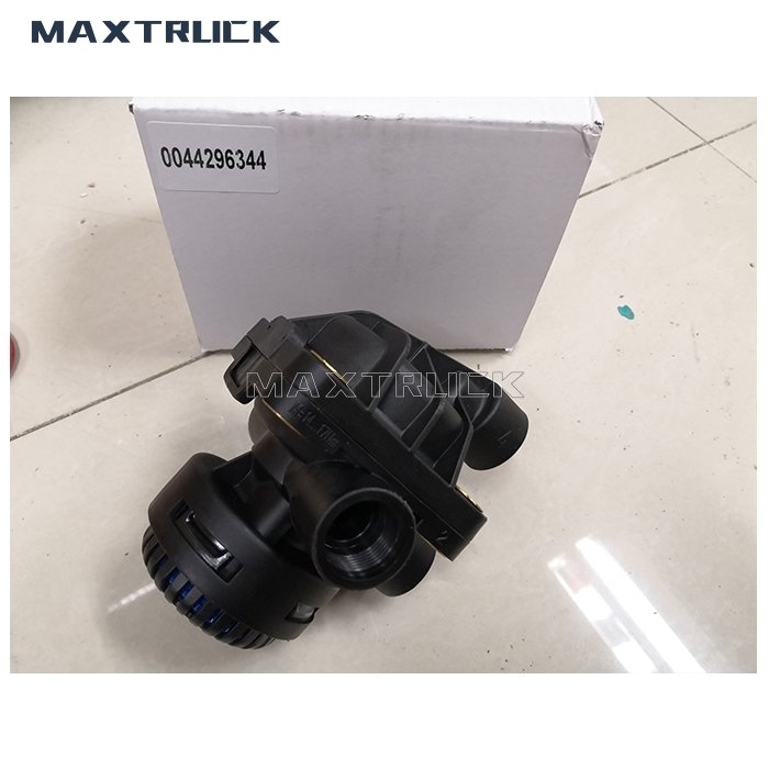 MAXTRUCK Hot-sale Truck Parts 0044296344 9730060030 81521166075 1518267 1935646 3.72043 Relay Valve for Mercedes DAF MAN SCANIA