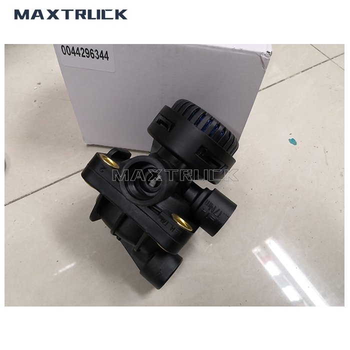 MAXTRUCK Hot-sale Truck Parts 0044296344 9730060030 81521166075 1518267 1935646 3.72043 Relay Valve for Mercedes DAF MAN SCANIA