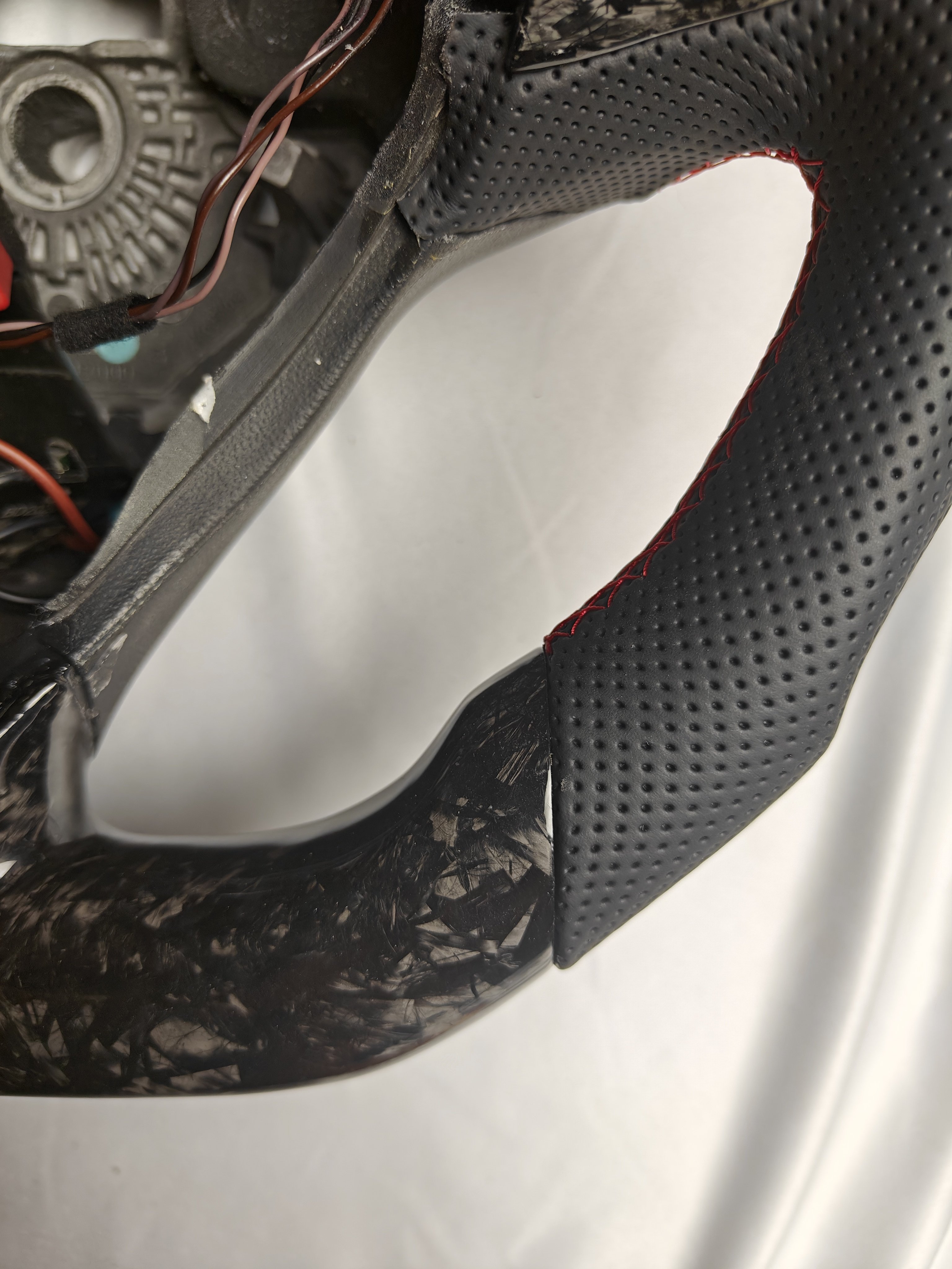 Custom LED Carbon Fiber Sports Racing Style Steering Wheel Applicable For Fiat Ducato Fiat 500 Leather Material