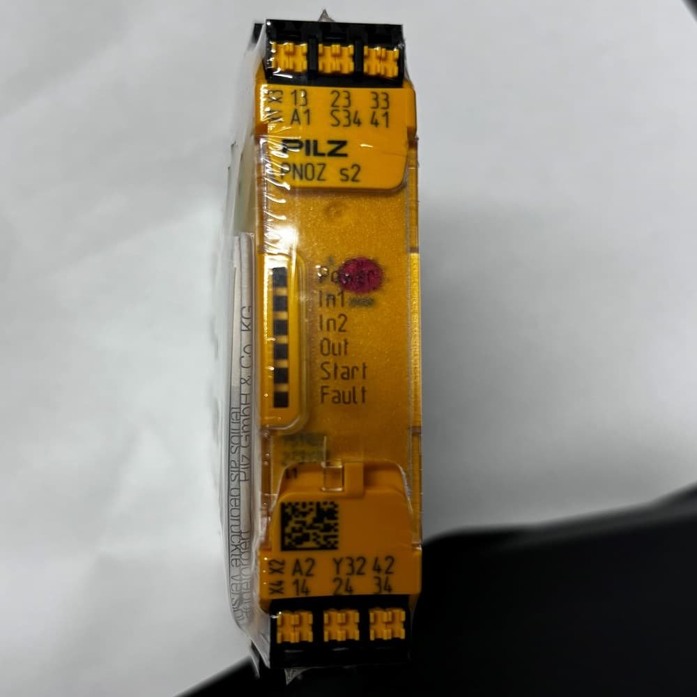 New 751102 S2 C 24VDC 3 N/O 1 N/C Safety Relay with High Stability Product Category Safety Relays