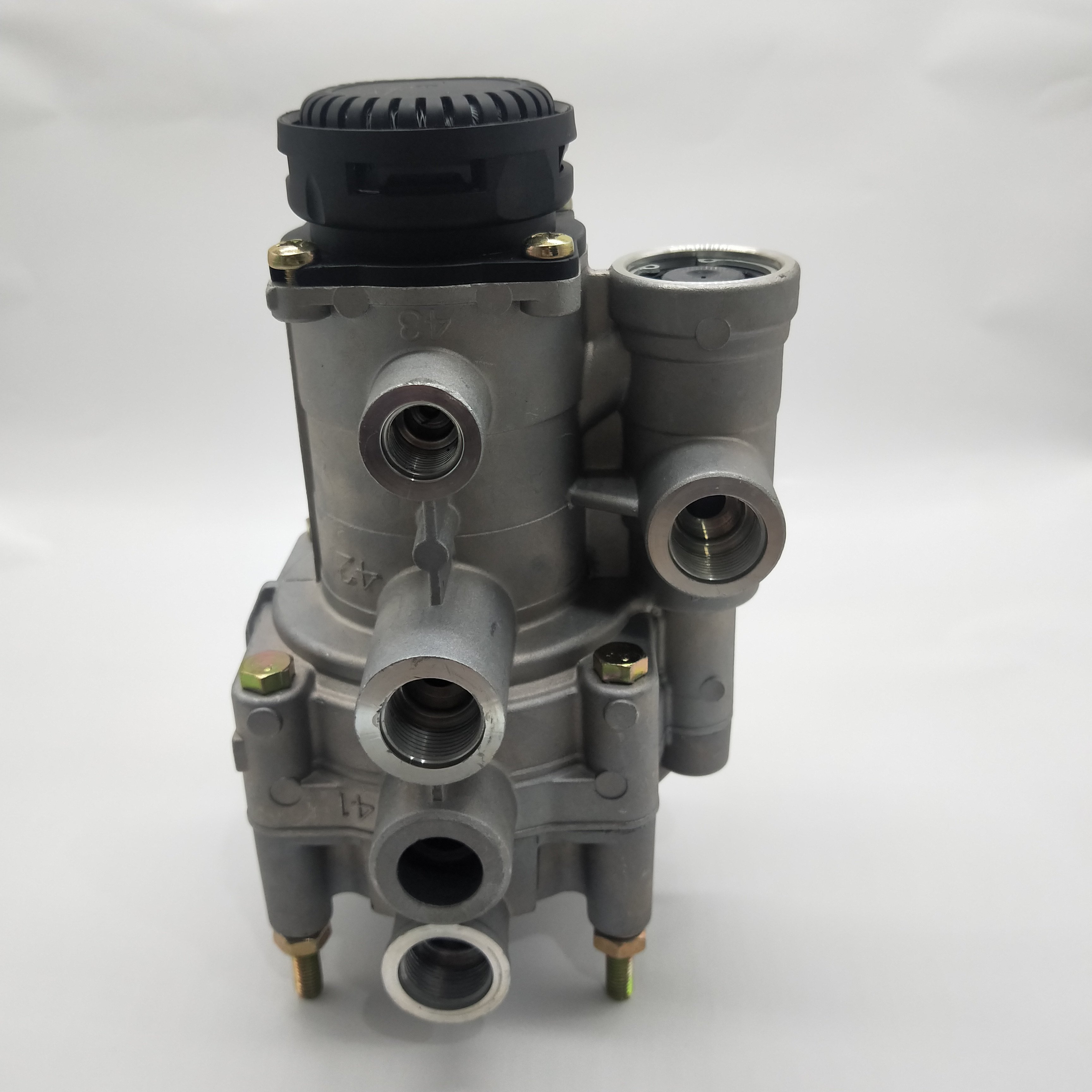 Control Valve/Relay Valve for DAF/MAN/Renault Trailer Spare Parts OE 9730093000
