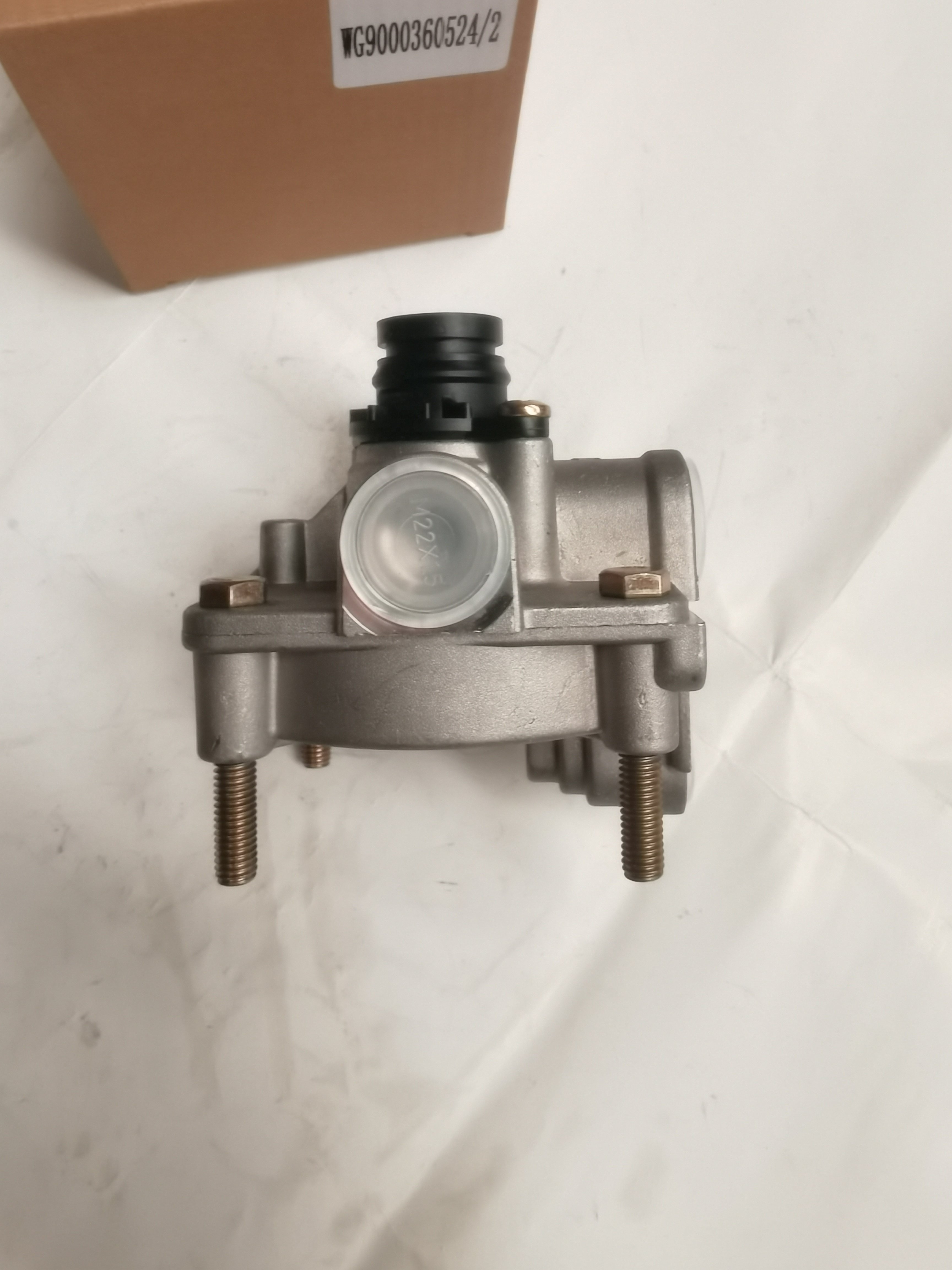 WG9000360524 China Truck Parts Relay Valve for Sinotruk HOWO Truck Spare Parts