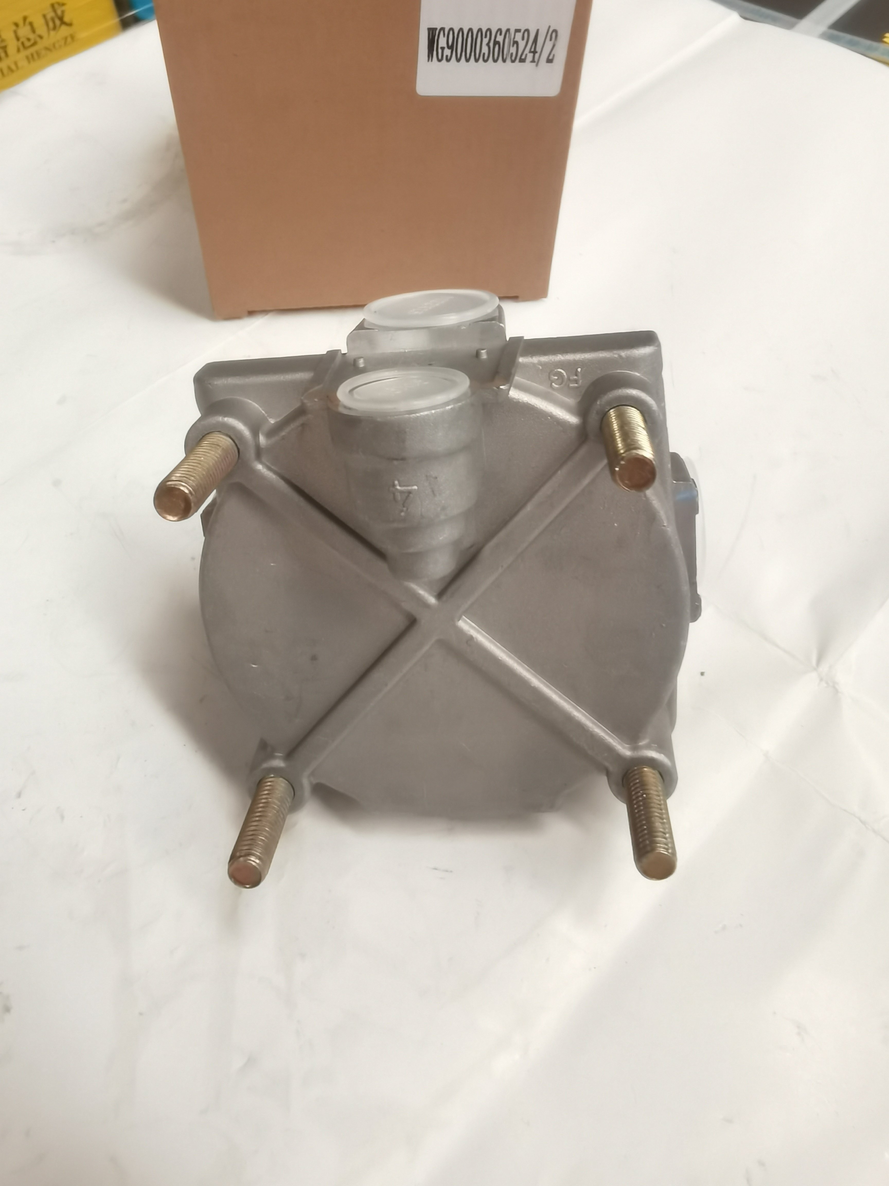 WG9000360524 China Truck Parts Relay Valve for Sinotruk HOWO Truck Spare Parts