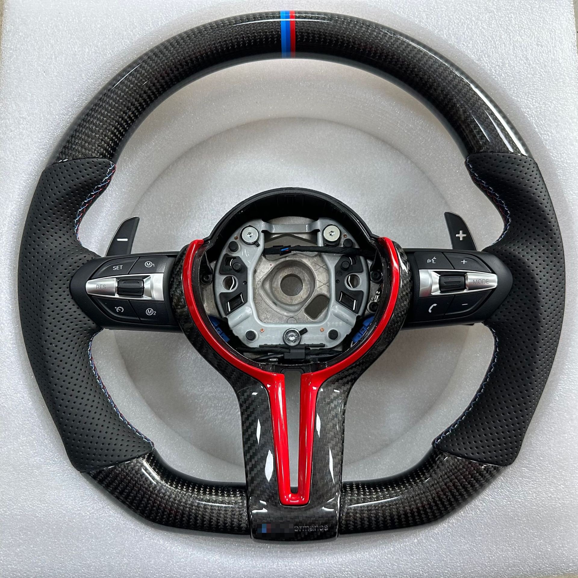 F30 F10 F32 E60 E46 E90 X5 E70 M3 M4 M5 M6 F90 F80 F82 F87 Carbon Fiber Steering Wheel for BMW