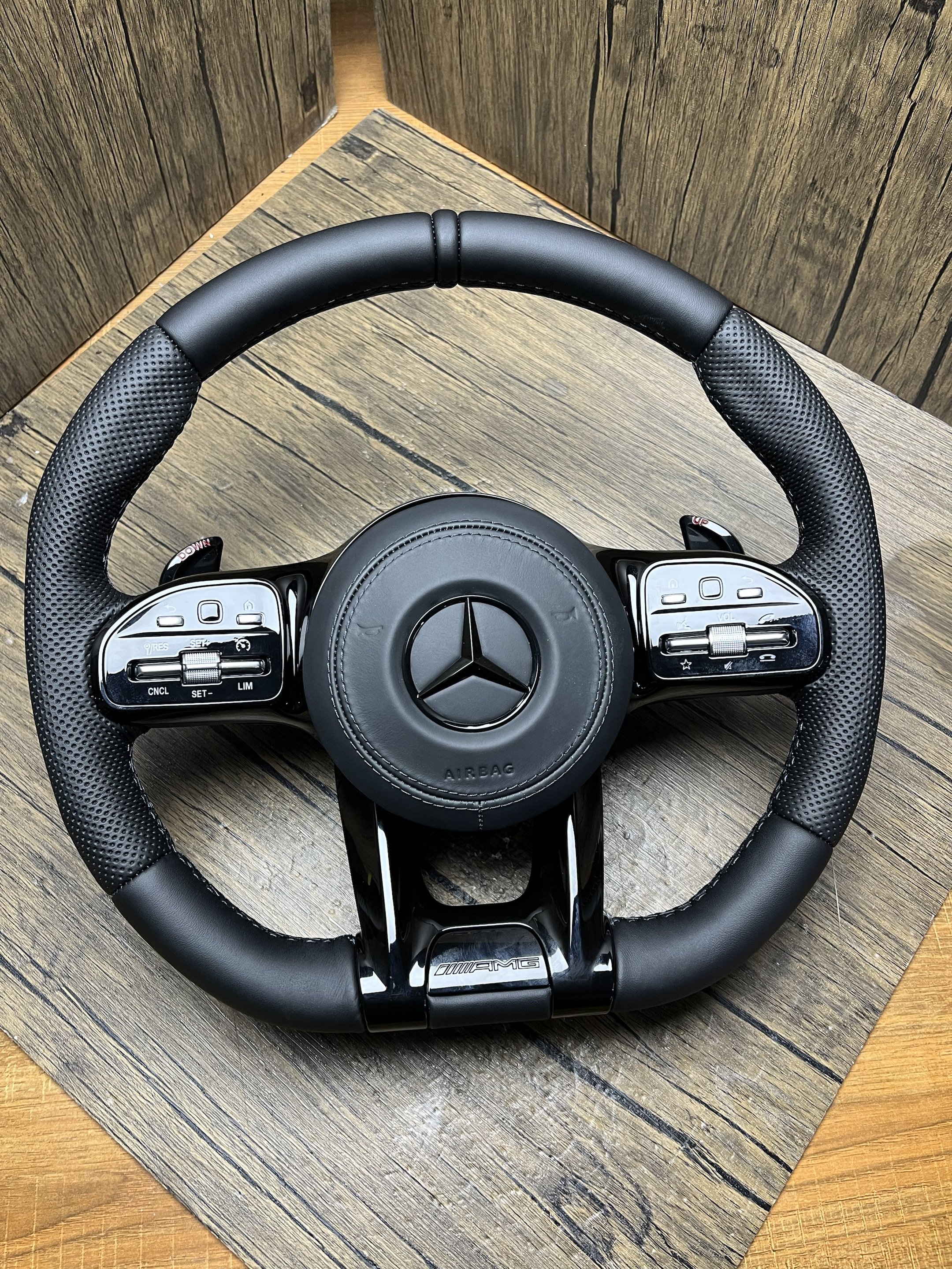 Steering Wheel For Mercedes Benz B-class C217 B200 B260 C63 G63 S63 S500 W204 W205 E63 C200 Steering Wheel