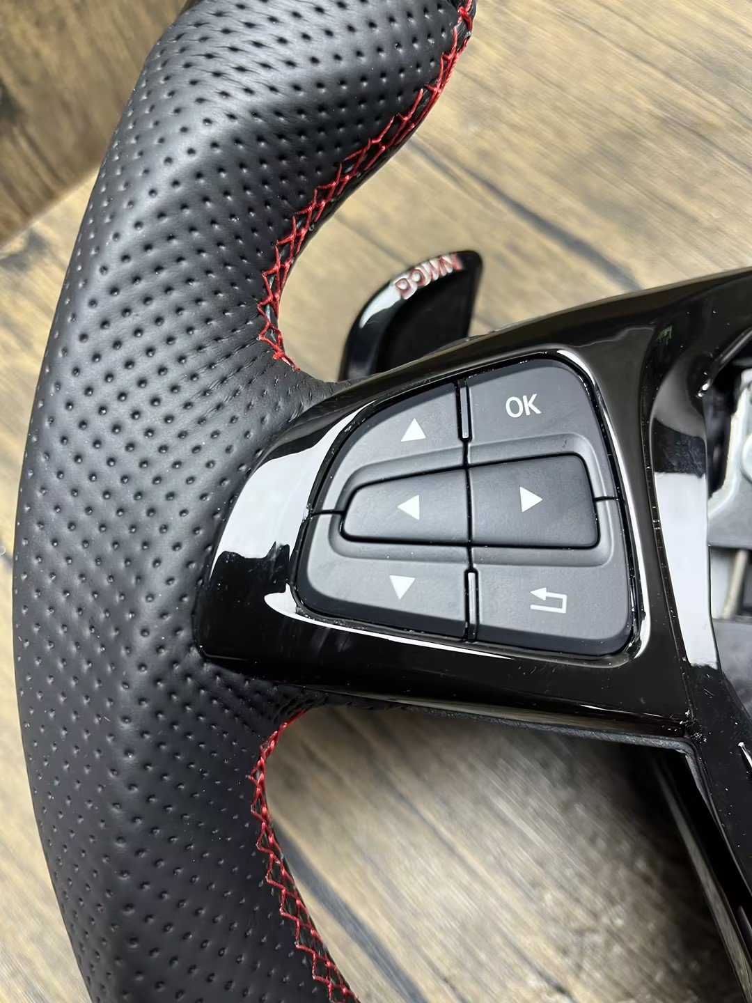 With Piano Black Trim Half Alcantara Carbon LED Steering Wheel for Mercedes Benz W204 W205 W213 W211 W221 X166 GLC X253 G63 AMG