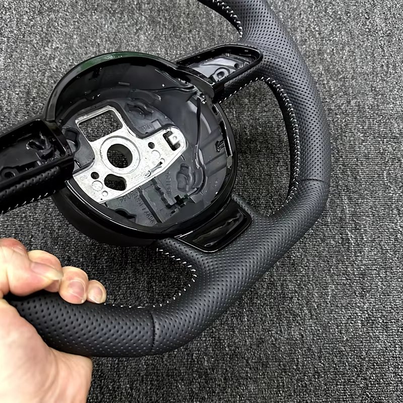 For Audi RS3 RS4 RS5 A3 A4 B9 A5 S3 S4 S5 Semi perforated leather steering wheel with button frame buttons paddles 2017-2021