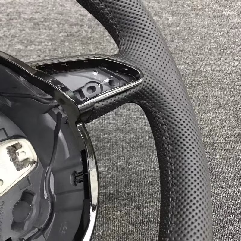 For Audi RS3 RS4 RS5 A3 A4 B9 A5 S3 S4 S5 Semi perforated leather steering wheel with button frame buttons paddles 2017-2021
