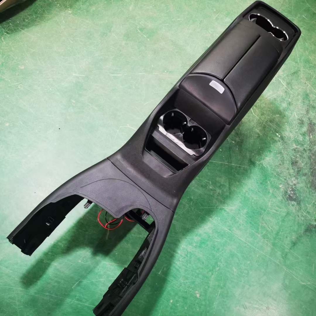Factory Wholesale Customization Luxury Car Armrest Boxes Mercedes Vito V250 V260 Vclass Interior Accessories