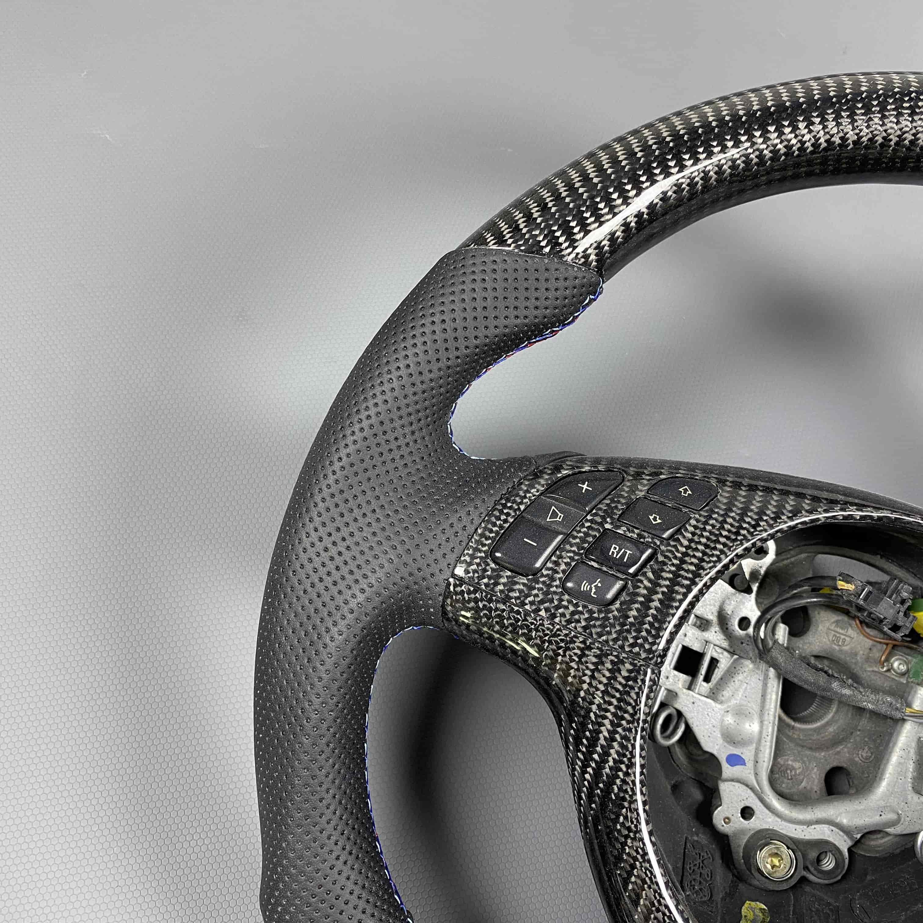 Handmade leather carbon fiber customized car steering wheel for BMW M3 E46 E39 E53 330ci 325i with LED display screen