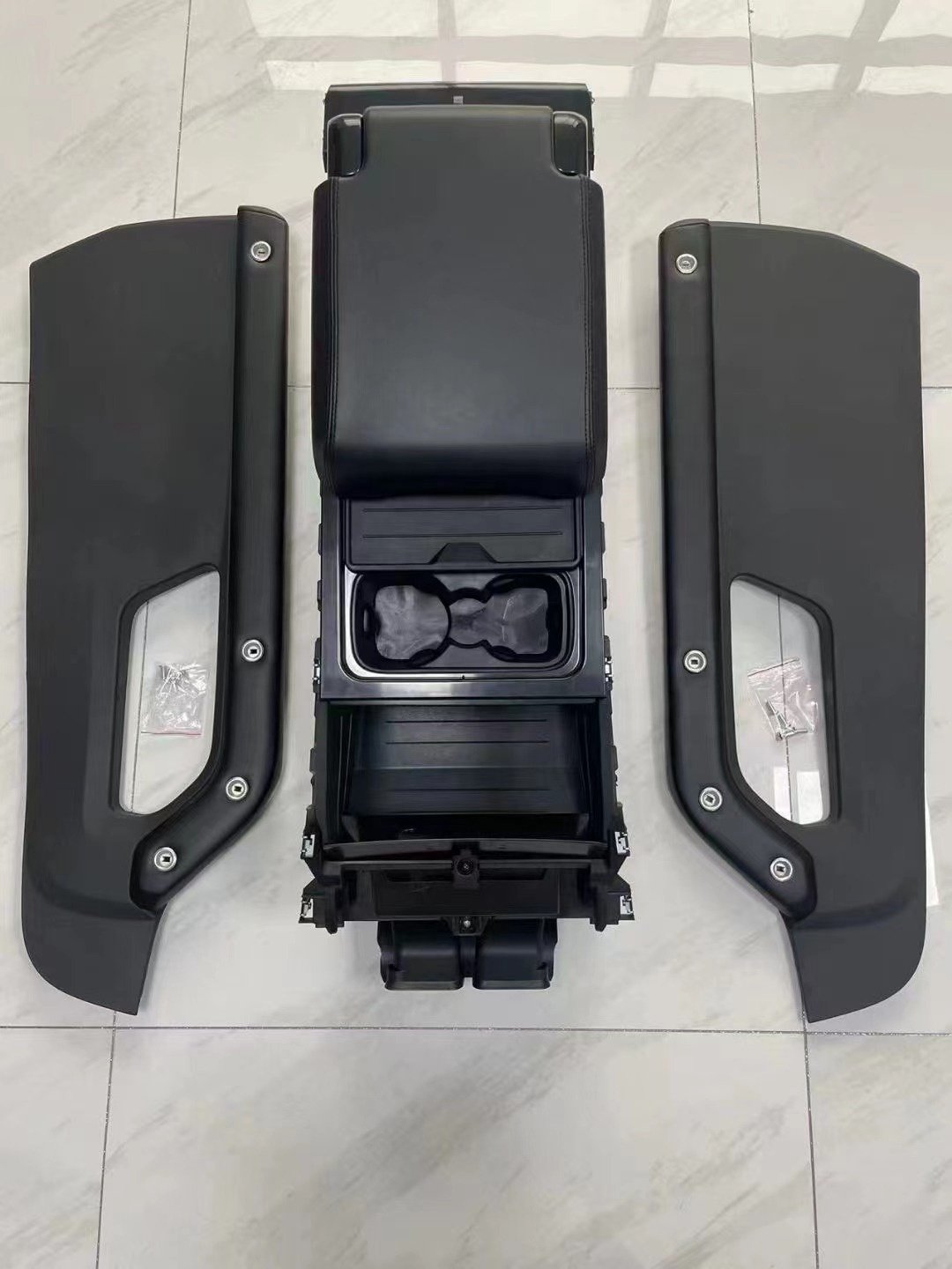 Car Interior Modification Central Luxury Armrest Box for Land Rover Defender 2020-2025 Car Storage Box