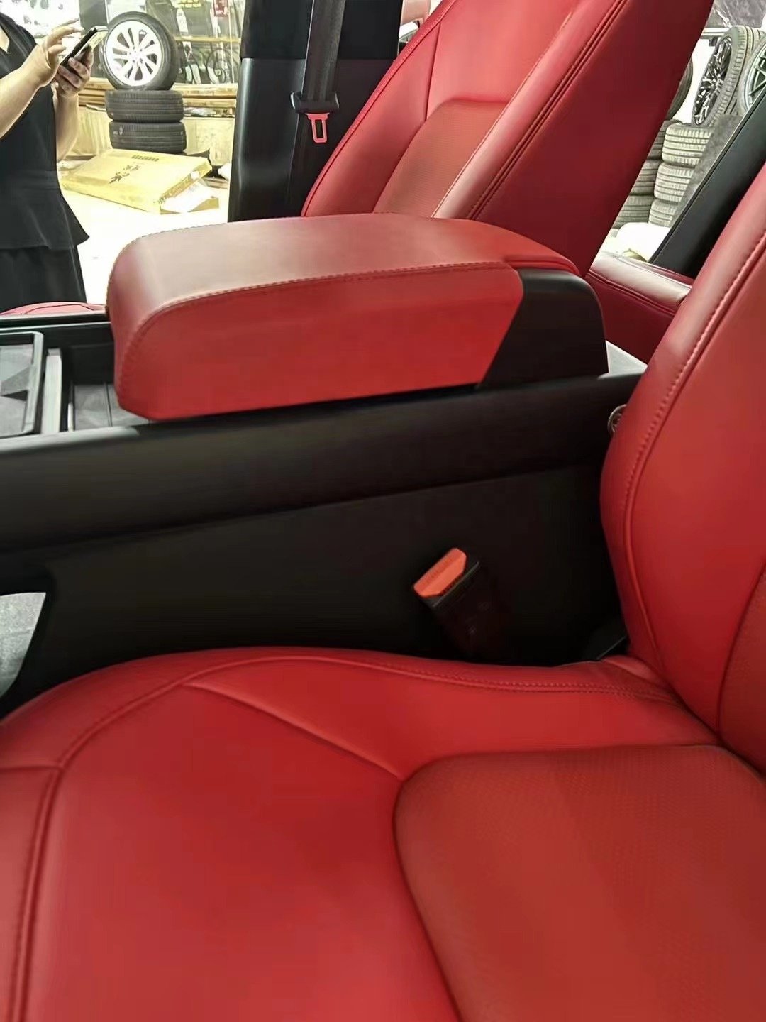 Car Interior Modification Central Luxury Armrest Box for Land Rover Defender 2020-2025 Car Storage Box
