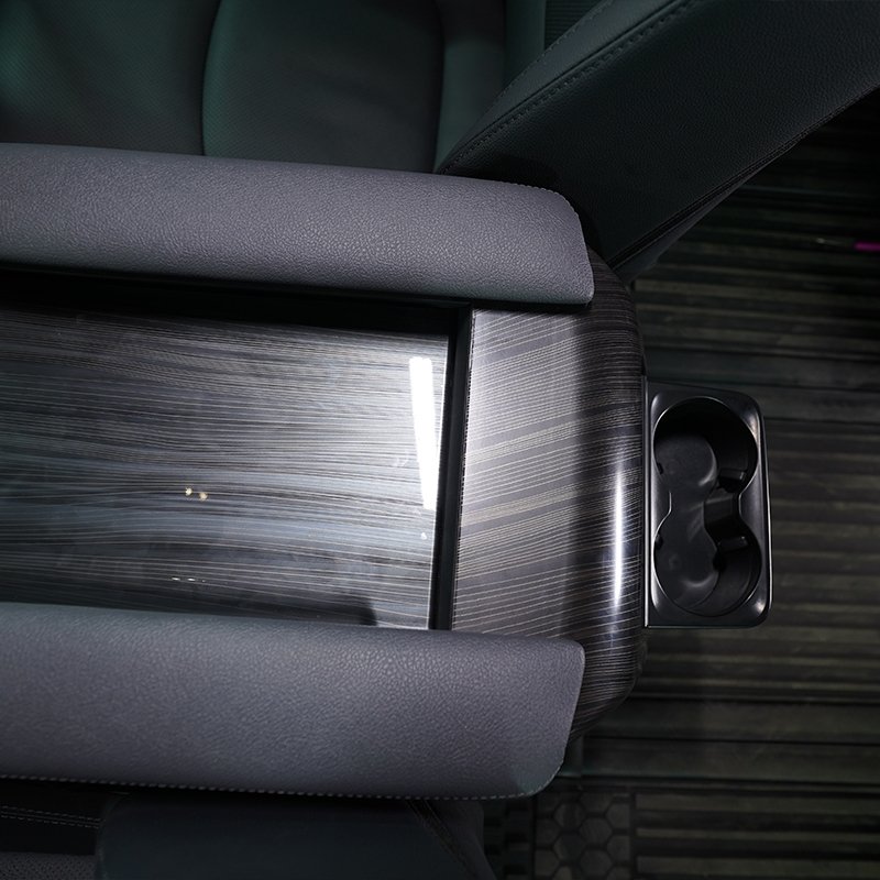 Factory Price Car Center Console Armrest Box for Toyota Sienna 2022 Luxury Business Vehicle