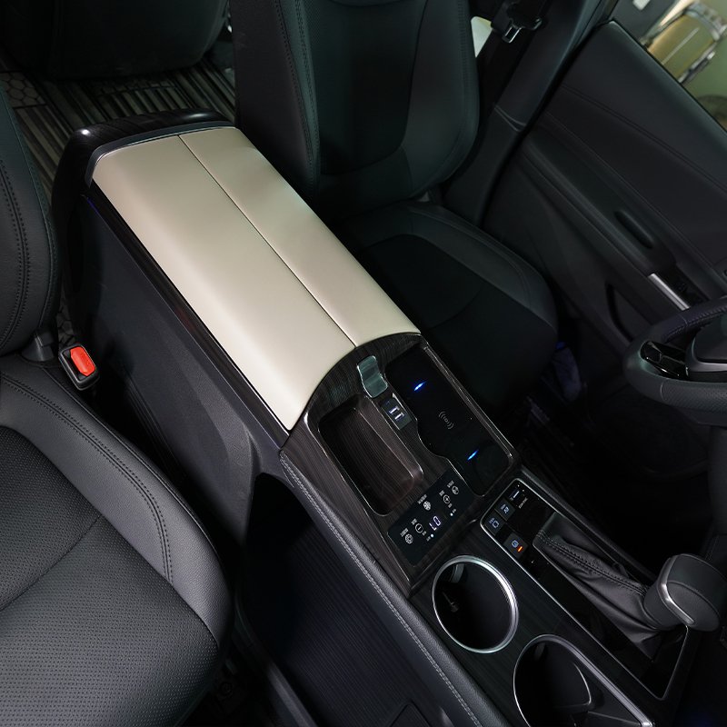 Factory Price Car Center Console Armrest Box for Toyota Sienna 2022 Luxury Business Vehicle