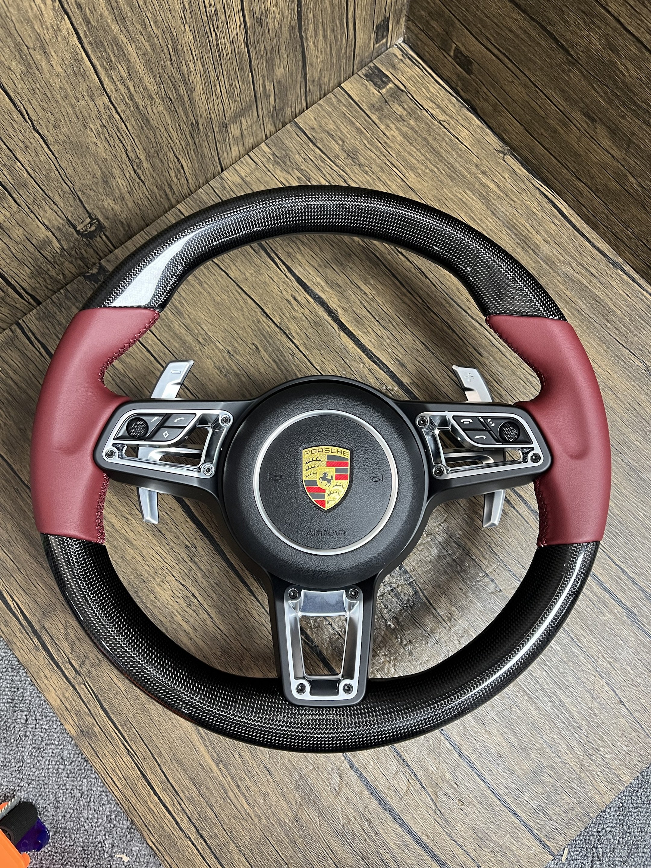 Custom Sports Style Carbon Fiber Steering Wheel for Audi Models R8 TT A1 A3 A4 A5 A6 A7 A8 Q5 Q7 TTRS with Real Leather Material